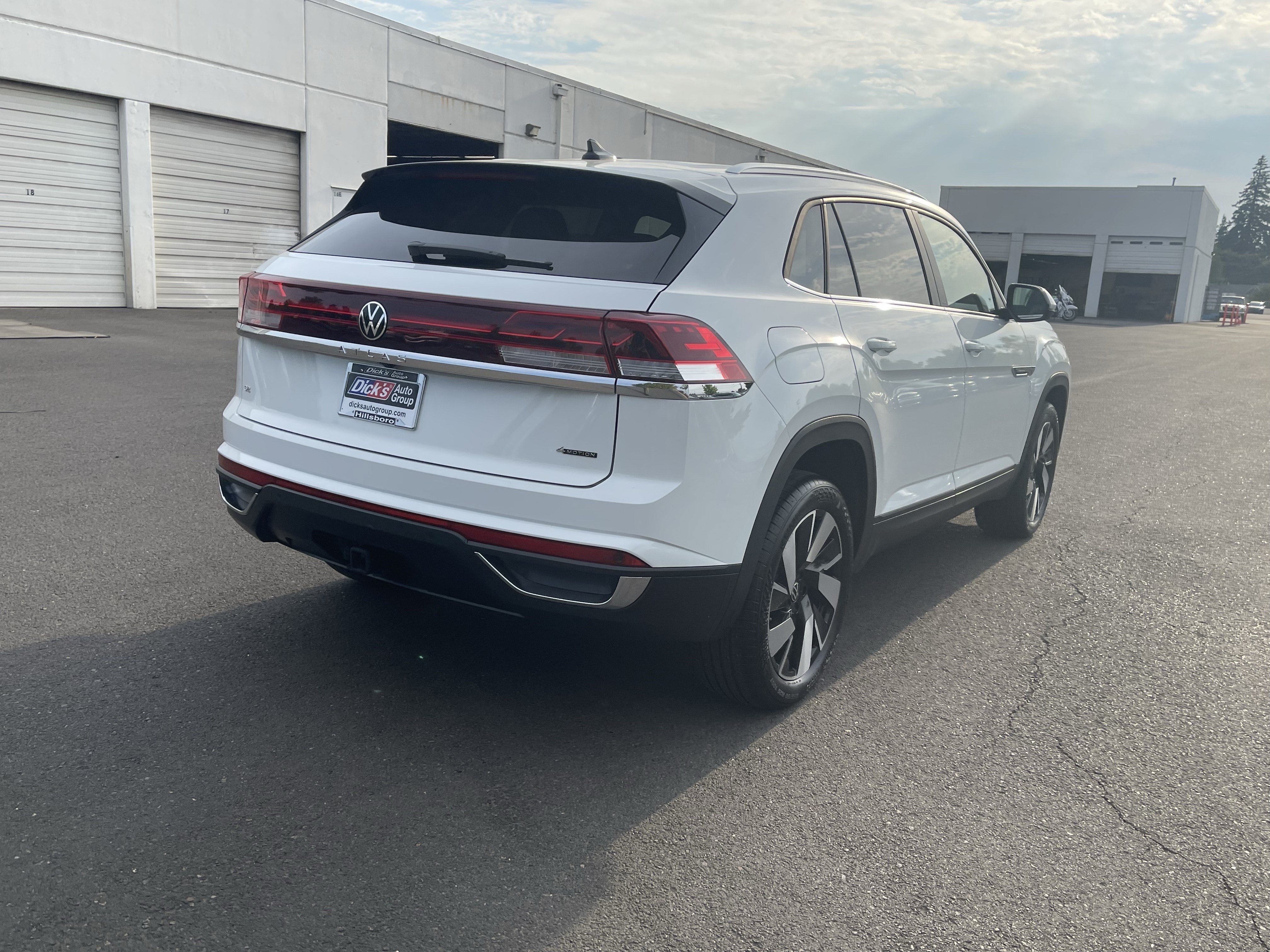 2025 Volkswagen Atlas Cross Sport 2.0T SE w/Technology
