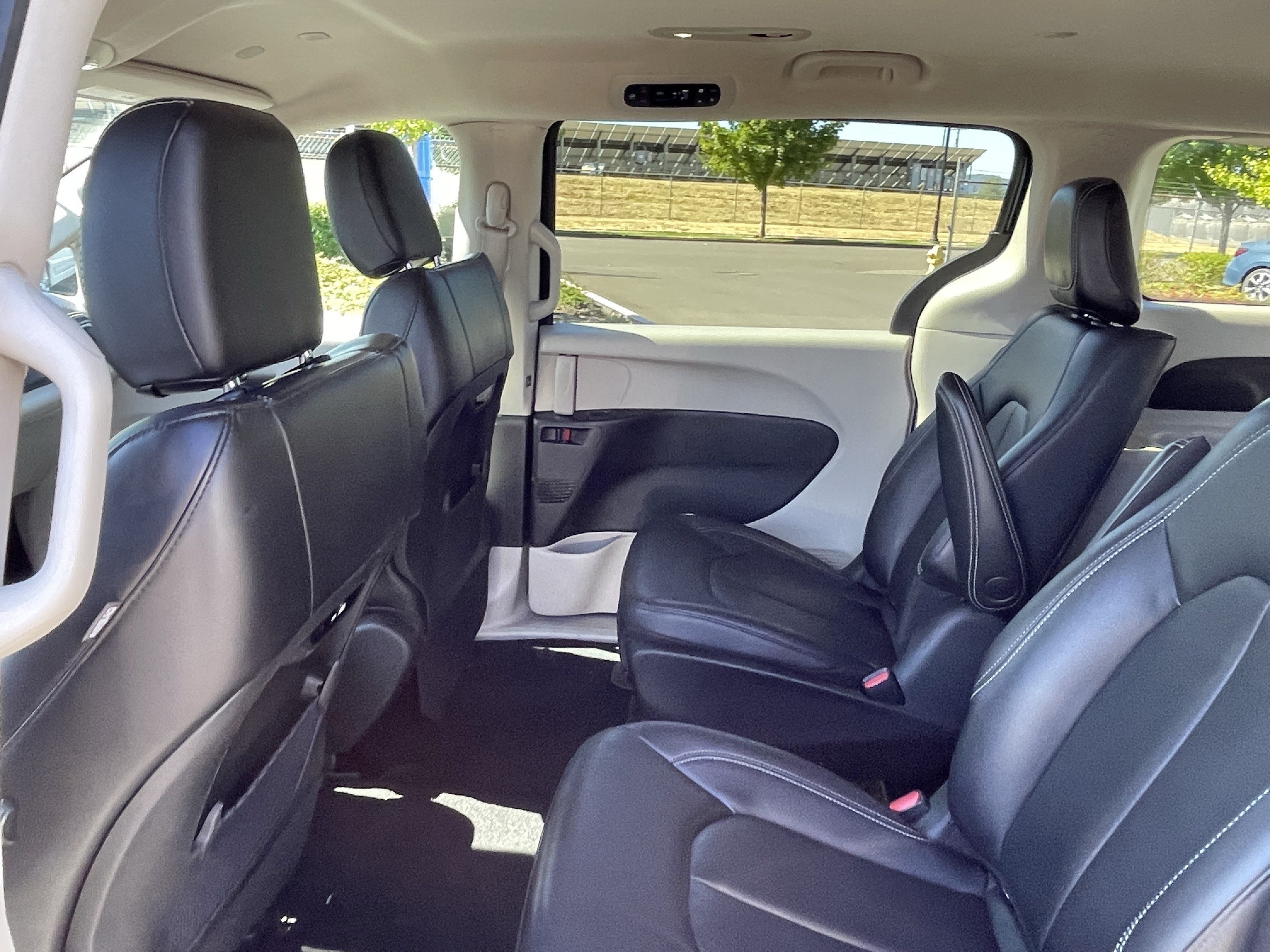 2023 Chrysler Pacifica Hybrid Touring L