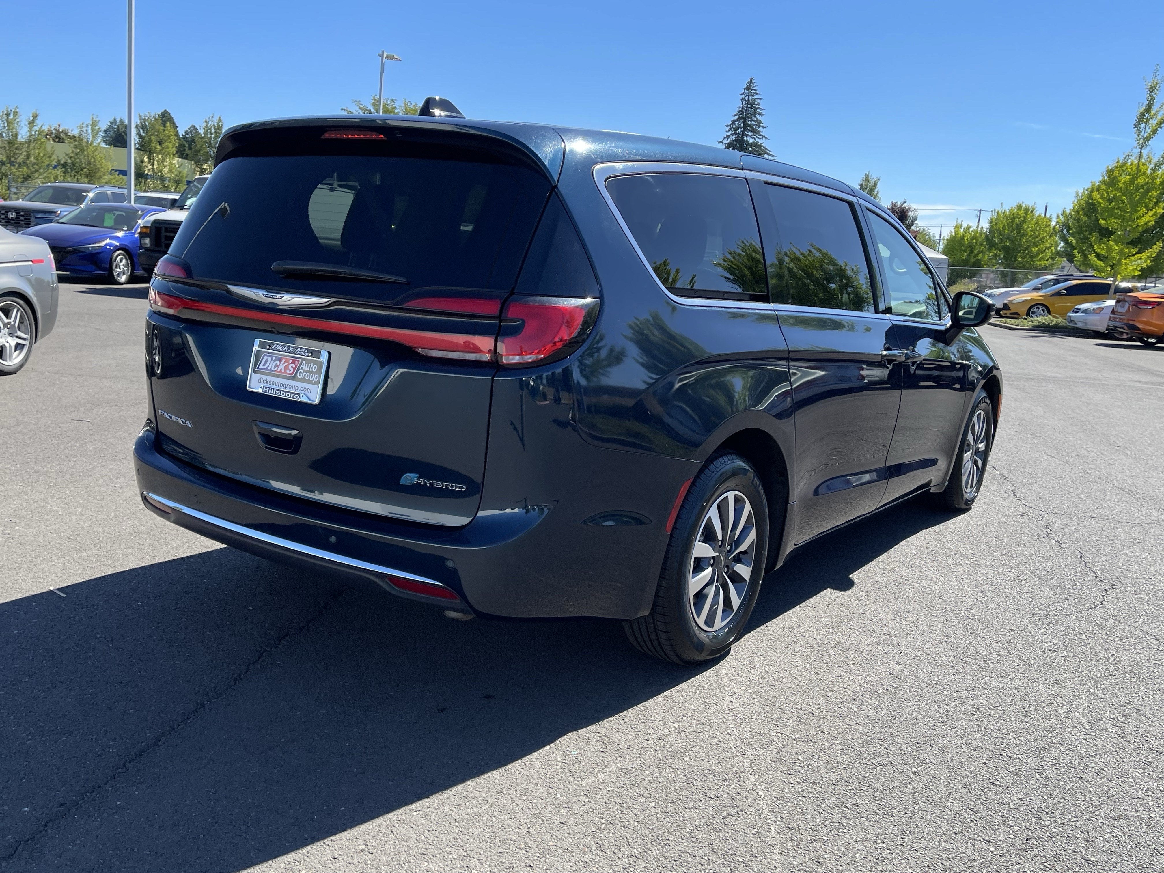 2023 Chrysler Pacifica Hybrid Touring L