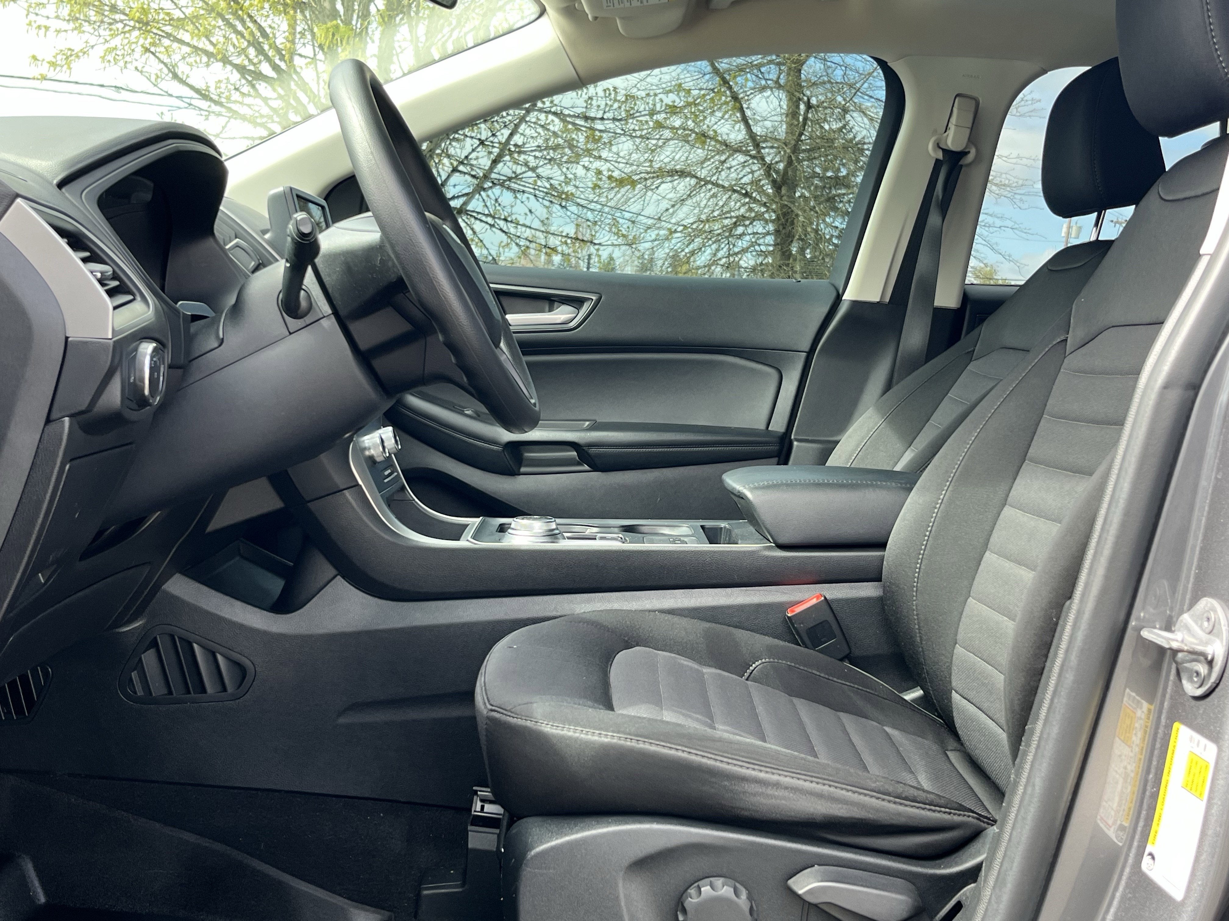2022 Ford Edge SE