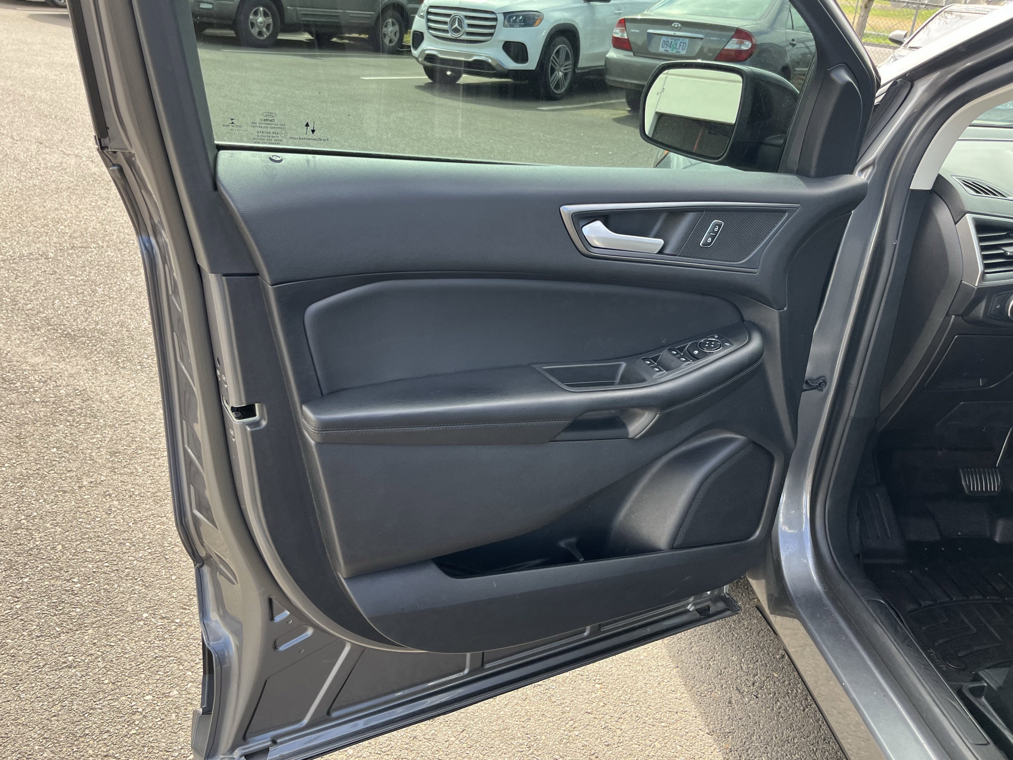 2022 Ford Edge SE