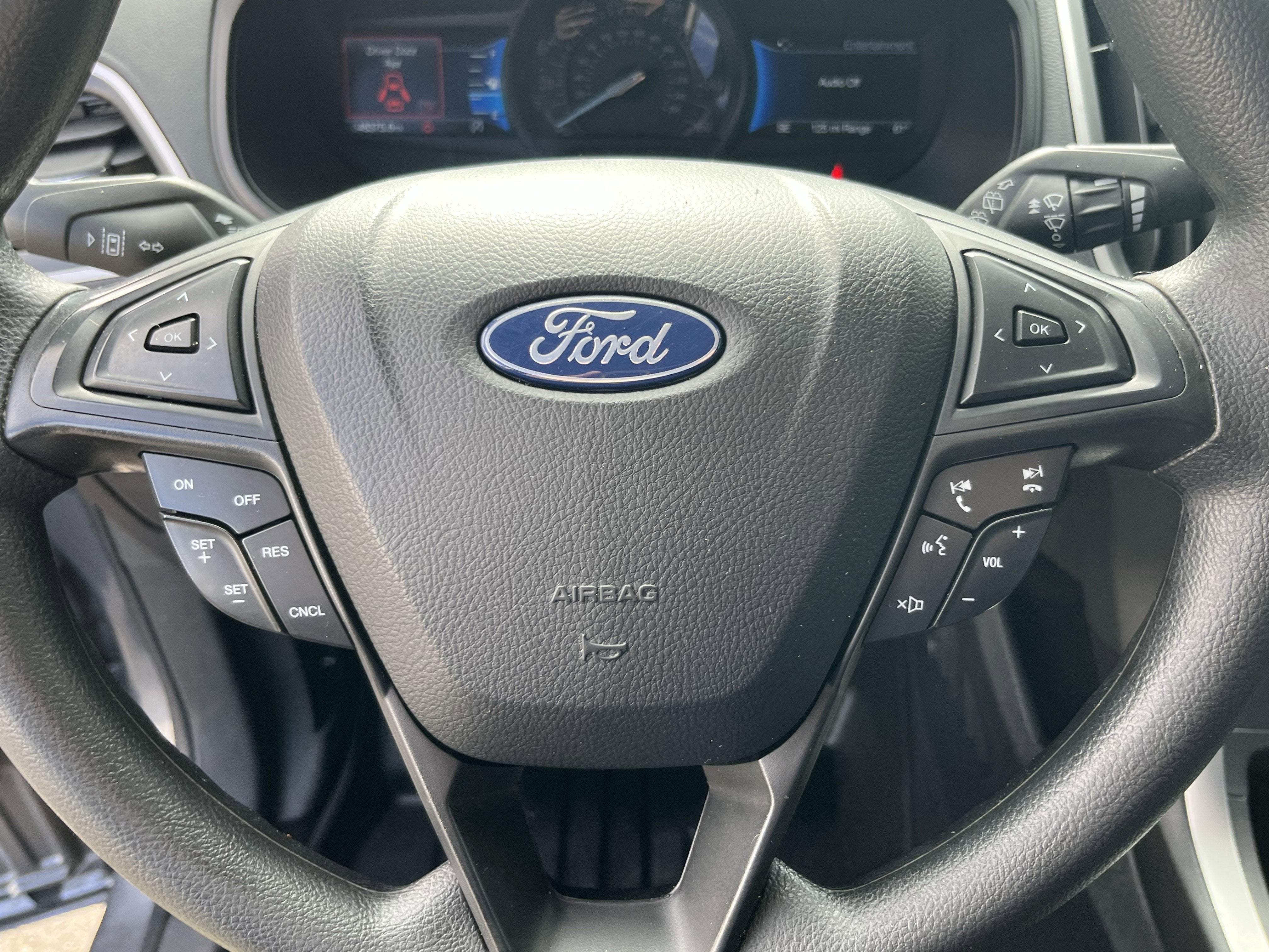 2022 Ford Edge SE