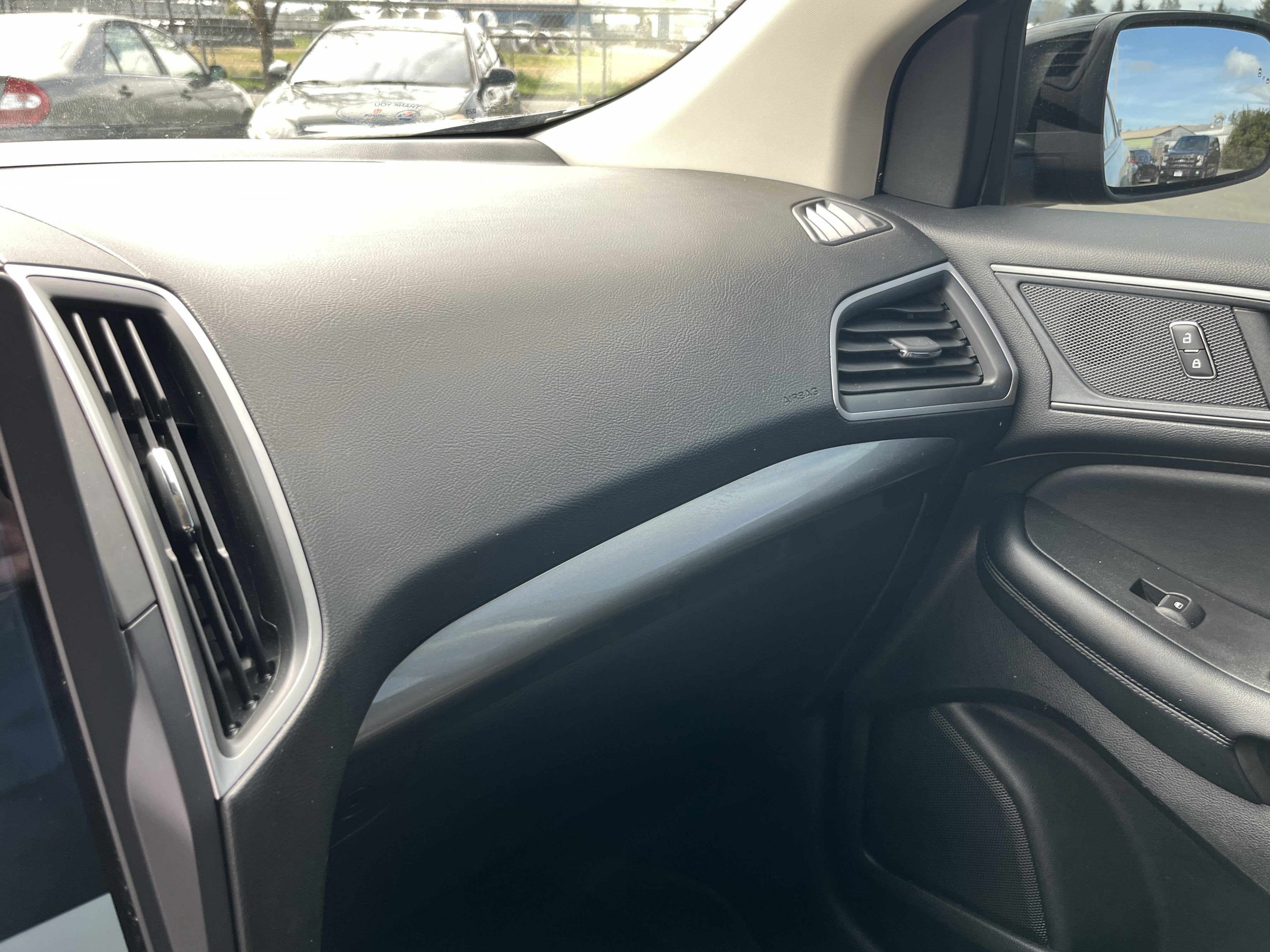 2022 Ford Edge SE