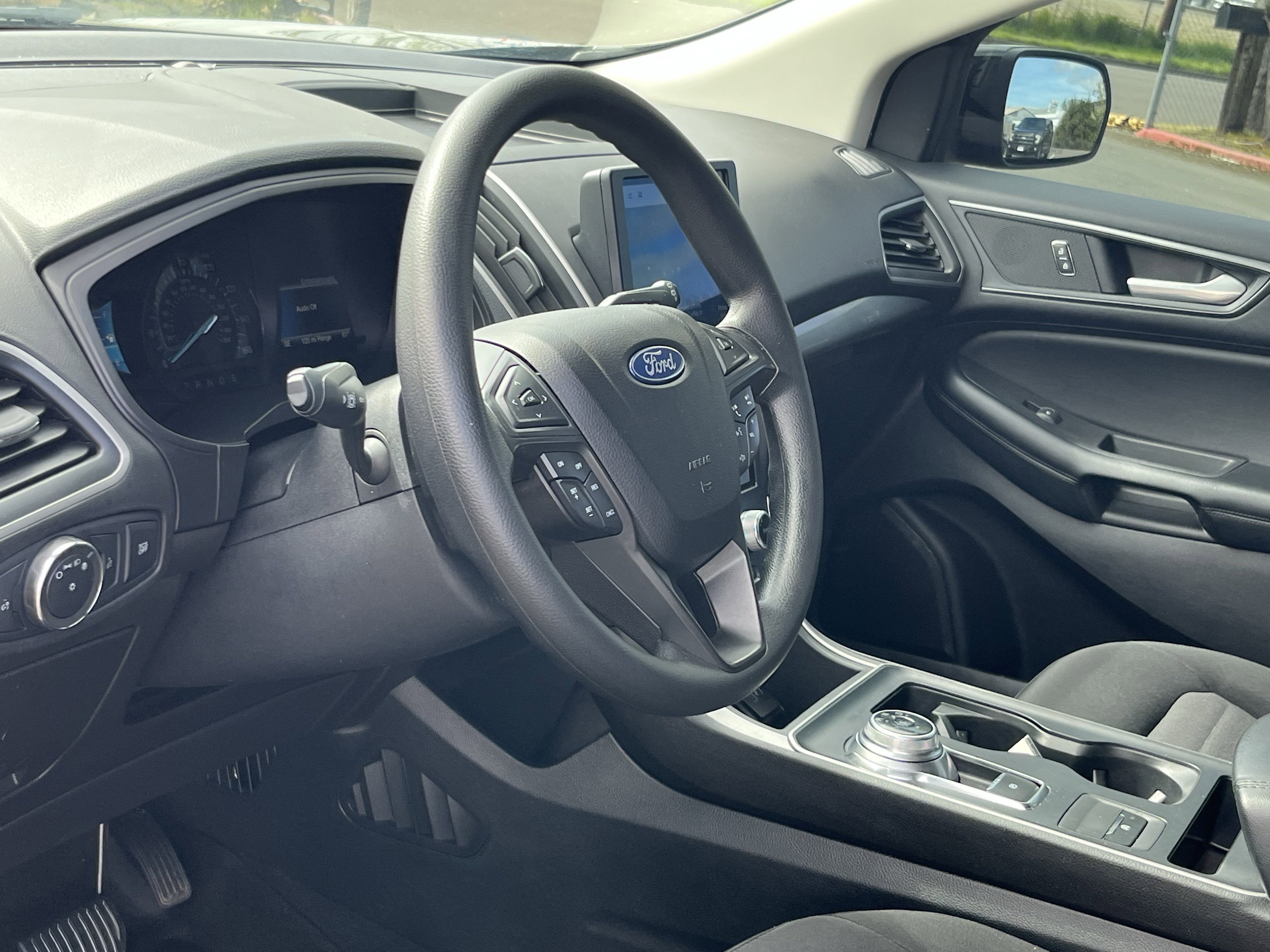2022 Ford Edge SE