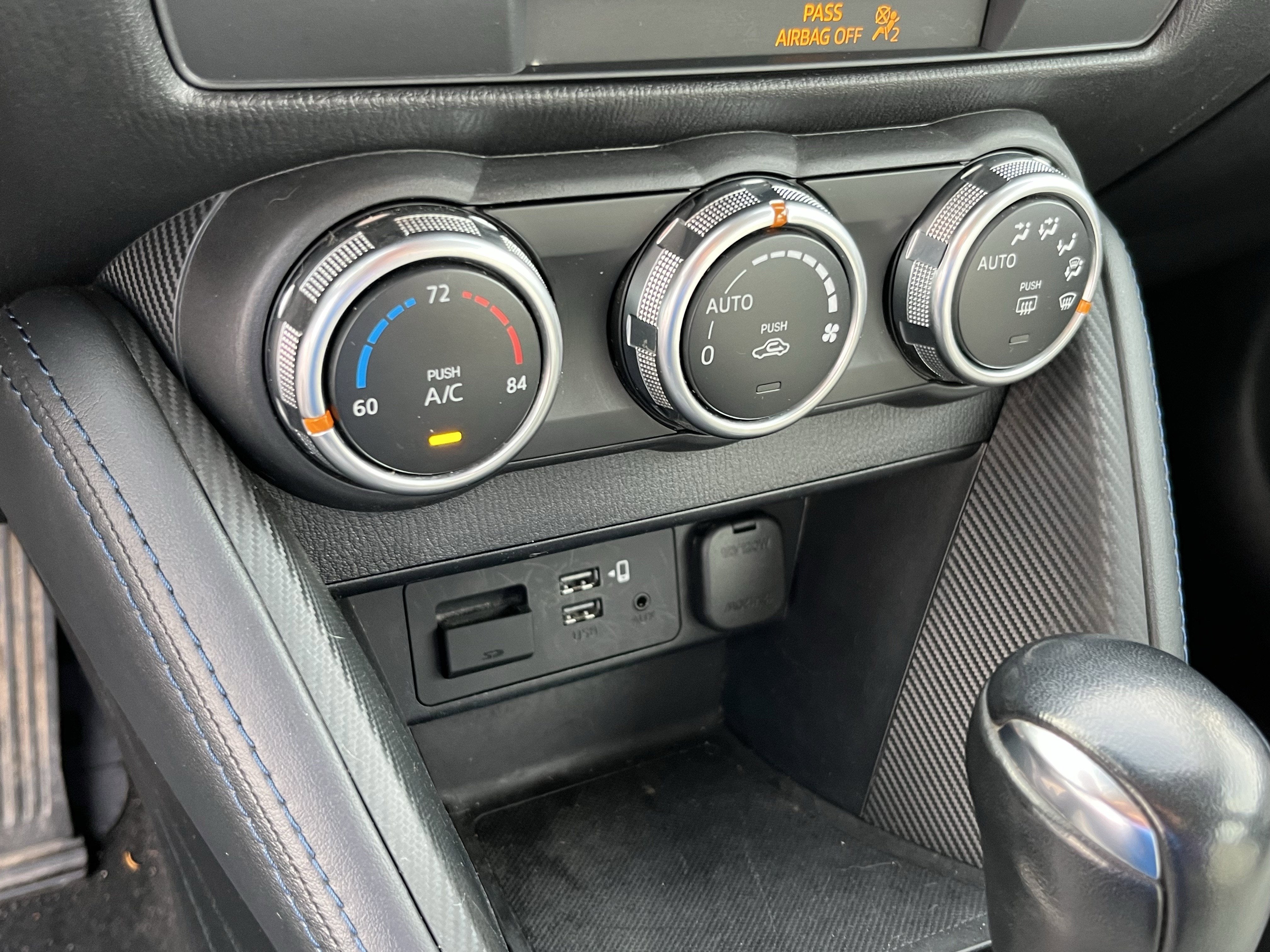 2020 Toyota Yaris Hatchback XLE