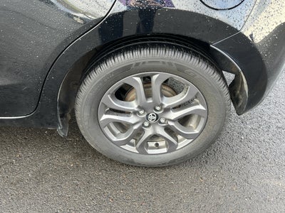 2020 Toyota Yaris Hatchback XLE