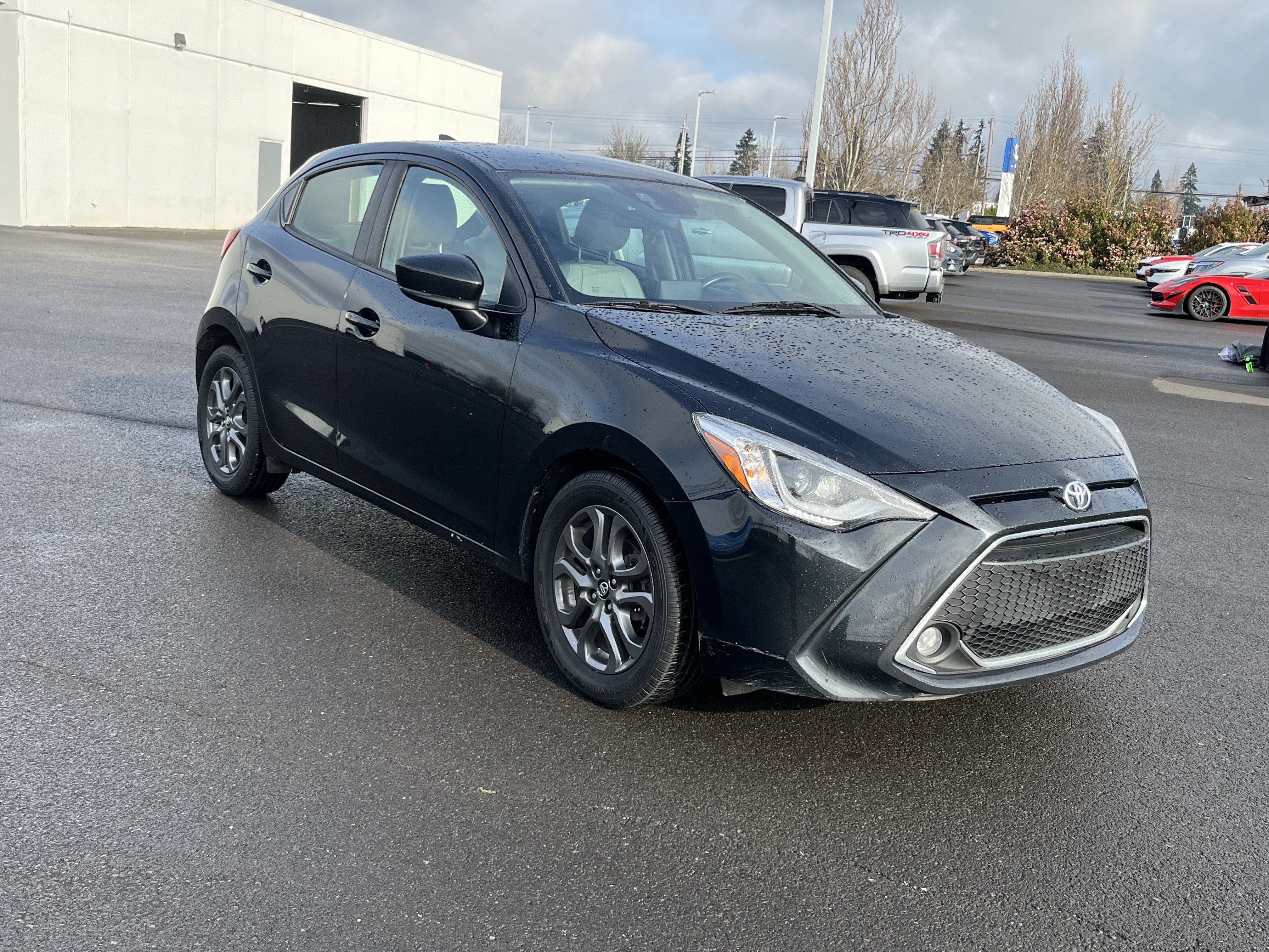 2020 Toyota Yaris Hatchback XLE