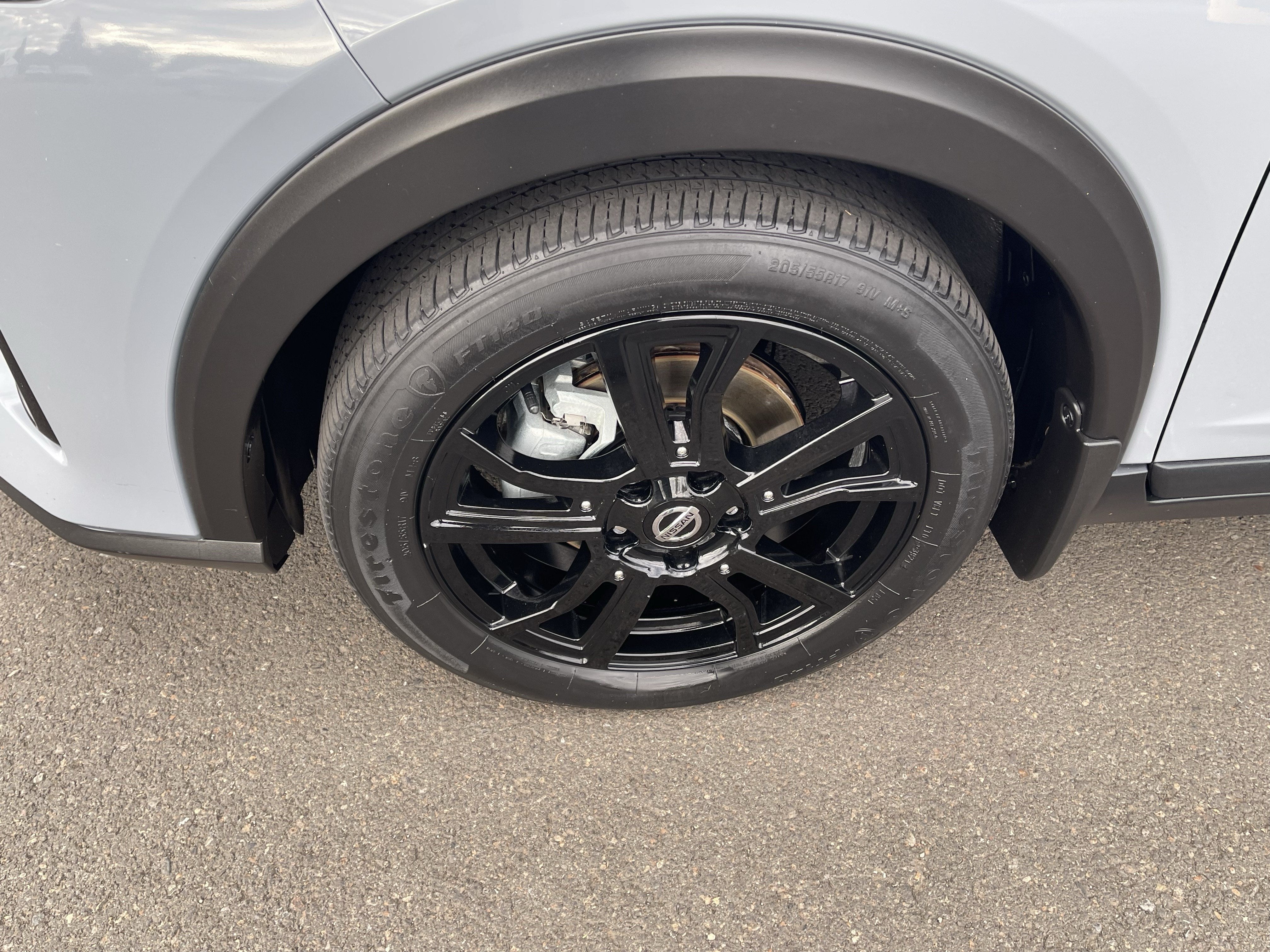 2021 Nissan Kicks SR