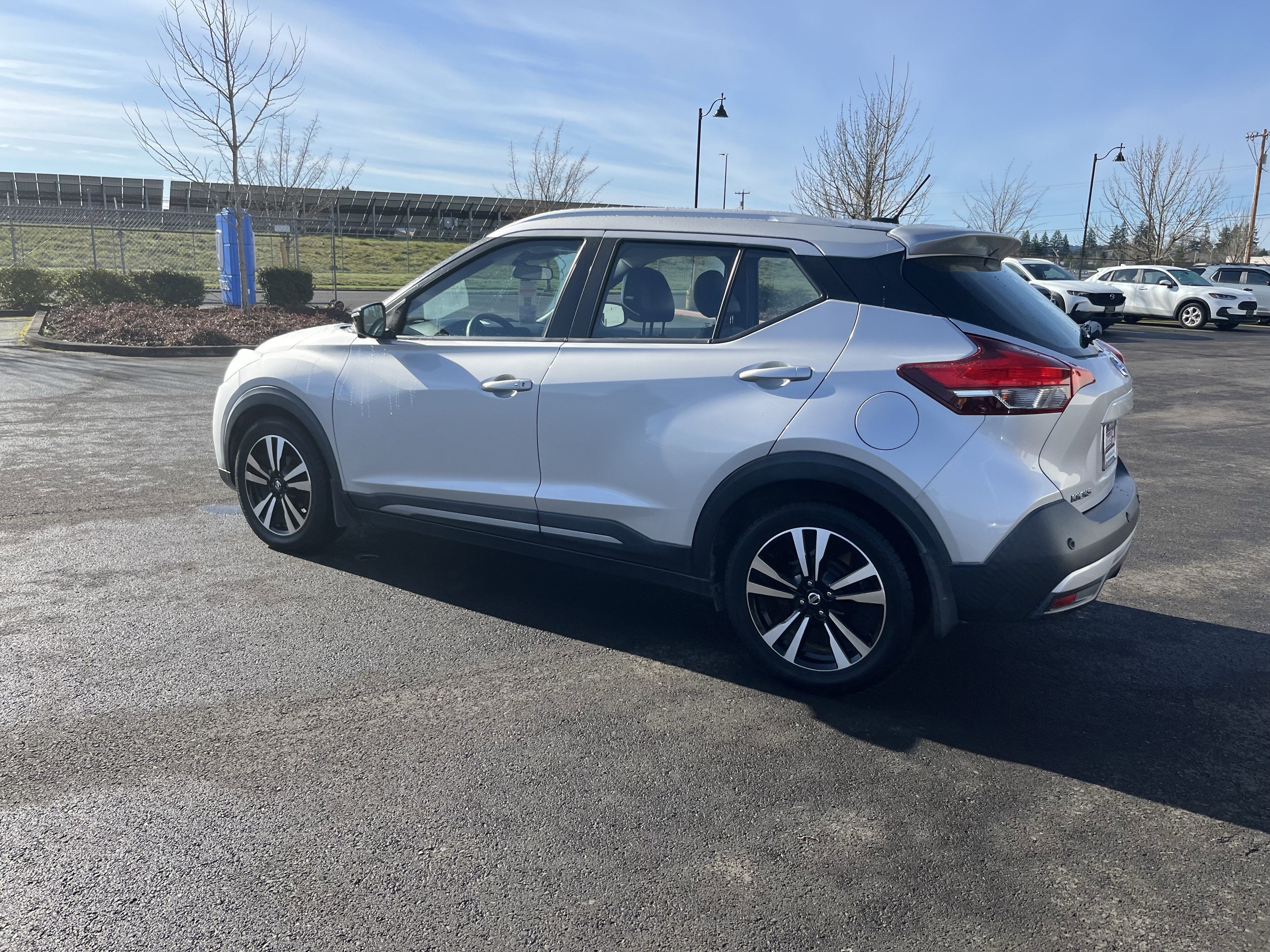 2020 Nissan Kicks SR