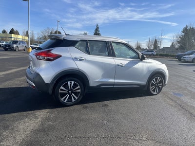 2020 Nissan Kicks SR