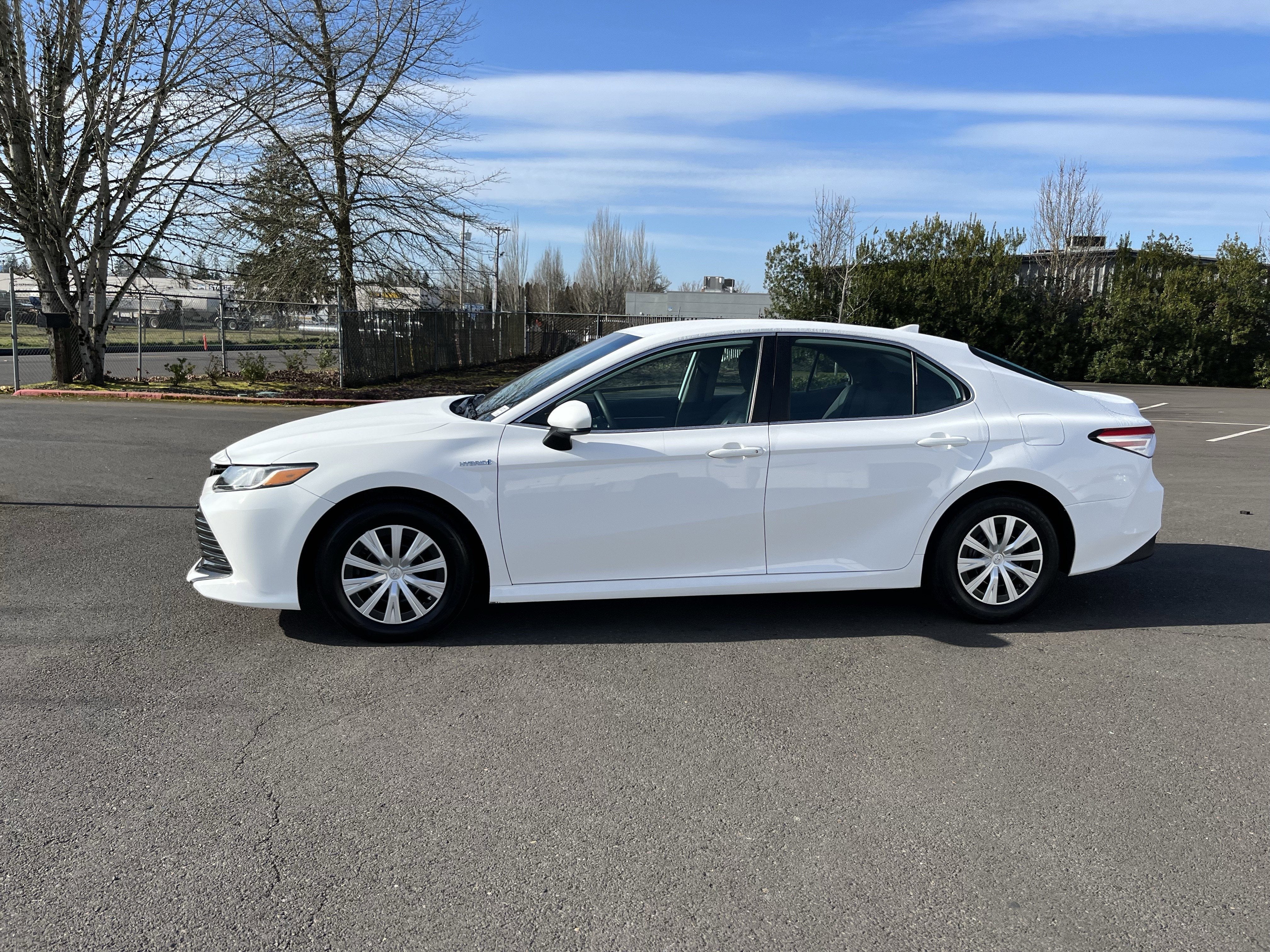 2019 Toyota Camry Hybrid LE
