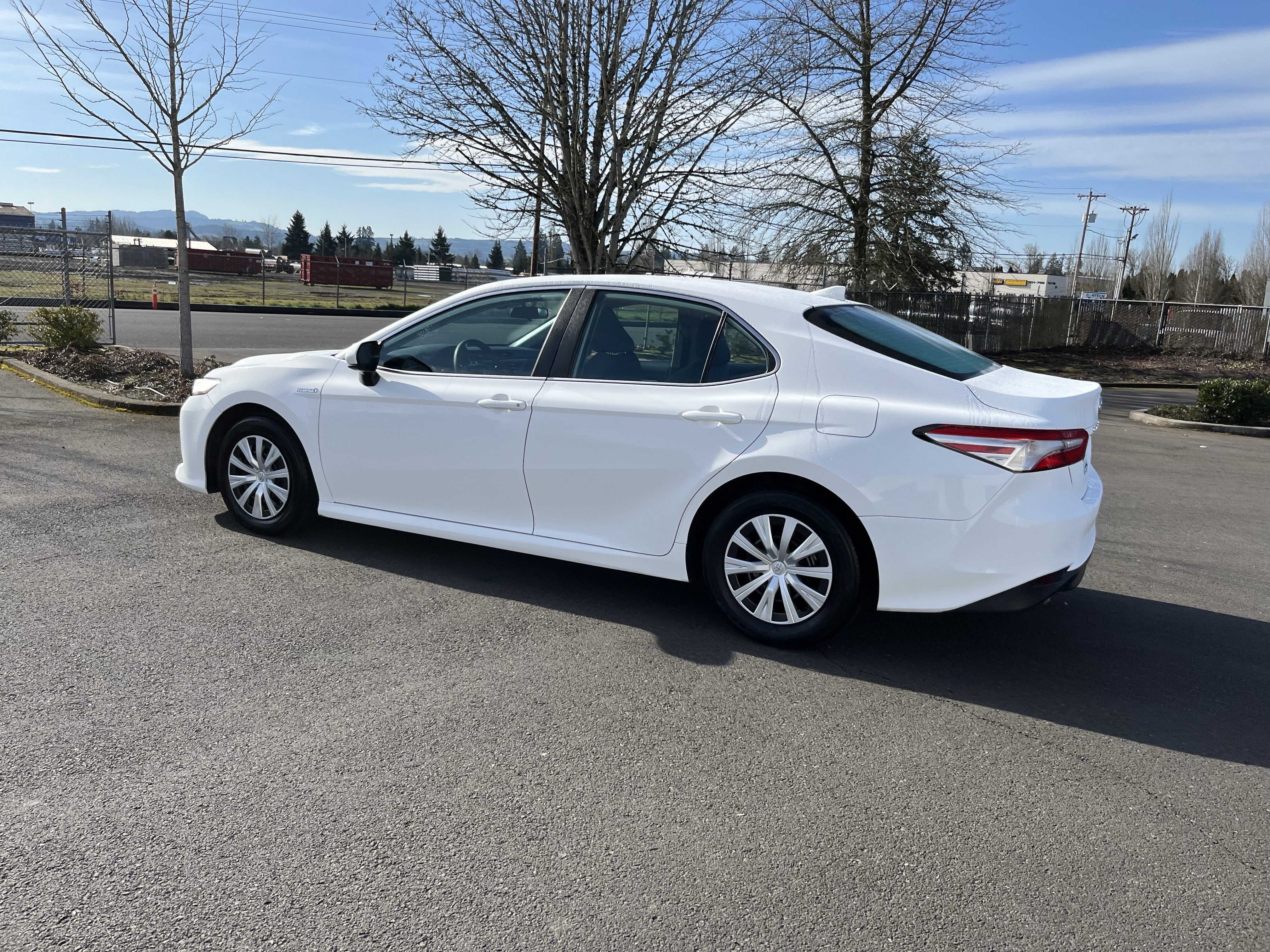 2019 Toyota Camry Hybrid LE