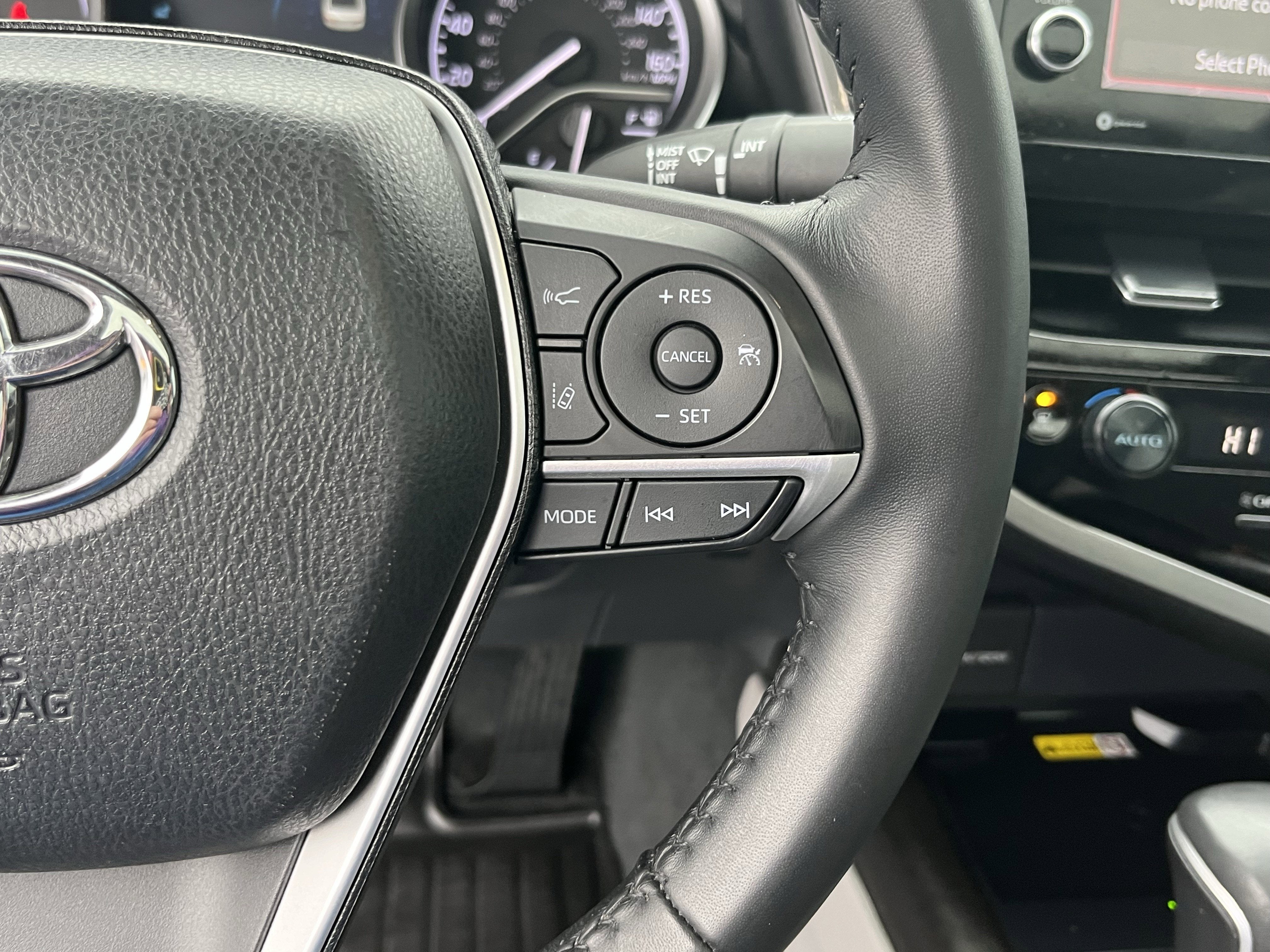 2023 Toyota Camry Hybrid XLE