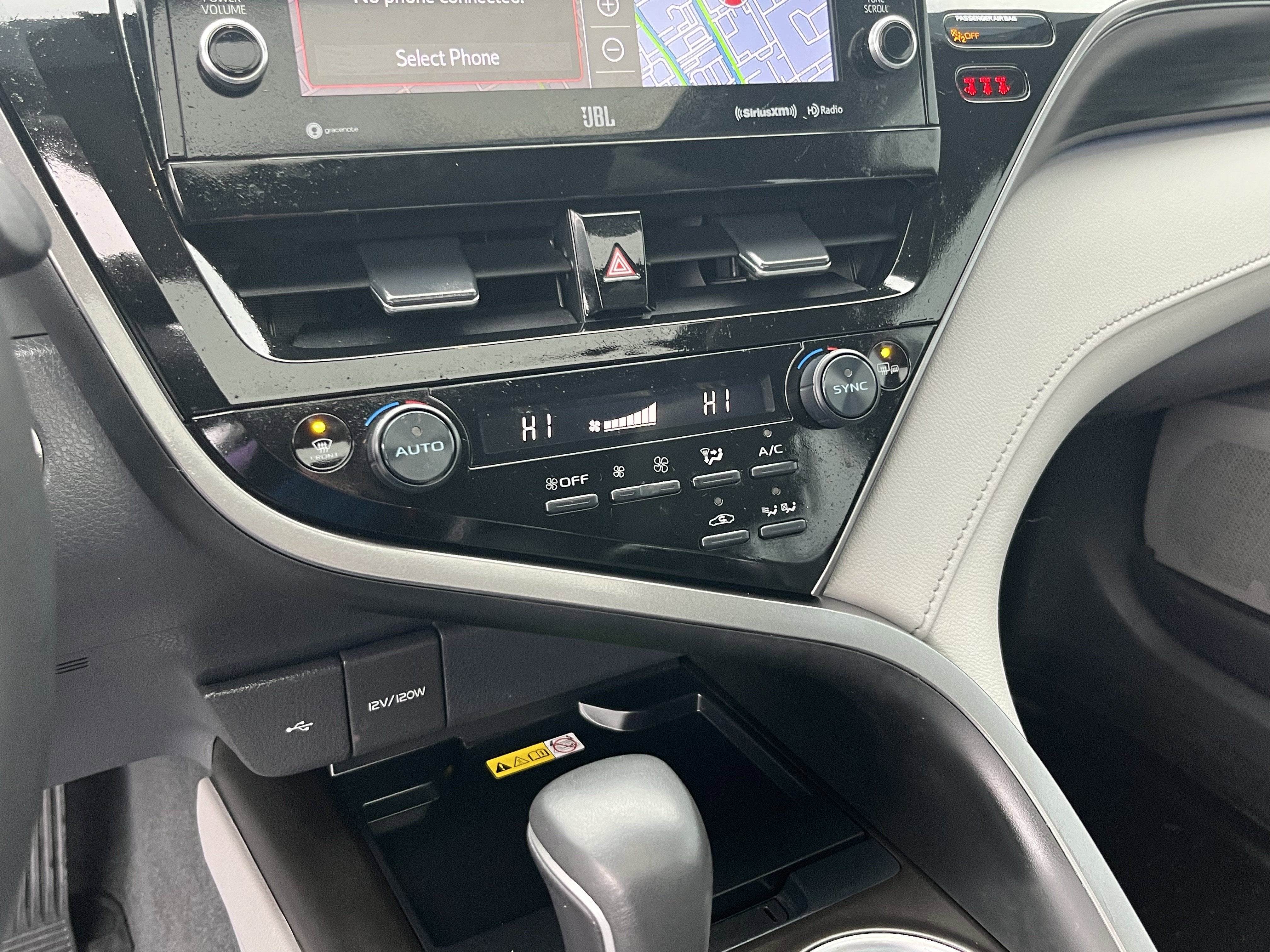 2023 Toyota Camry Hybrid XLE