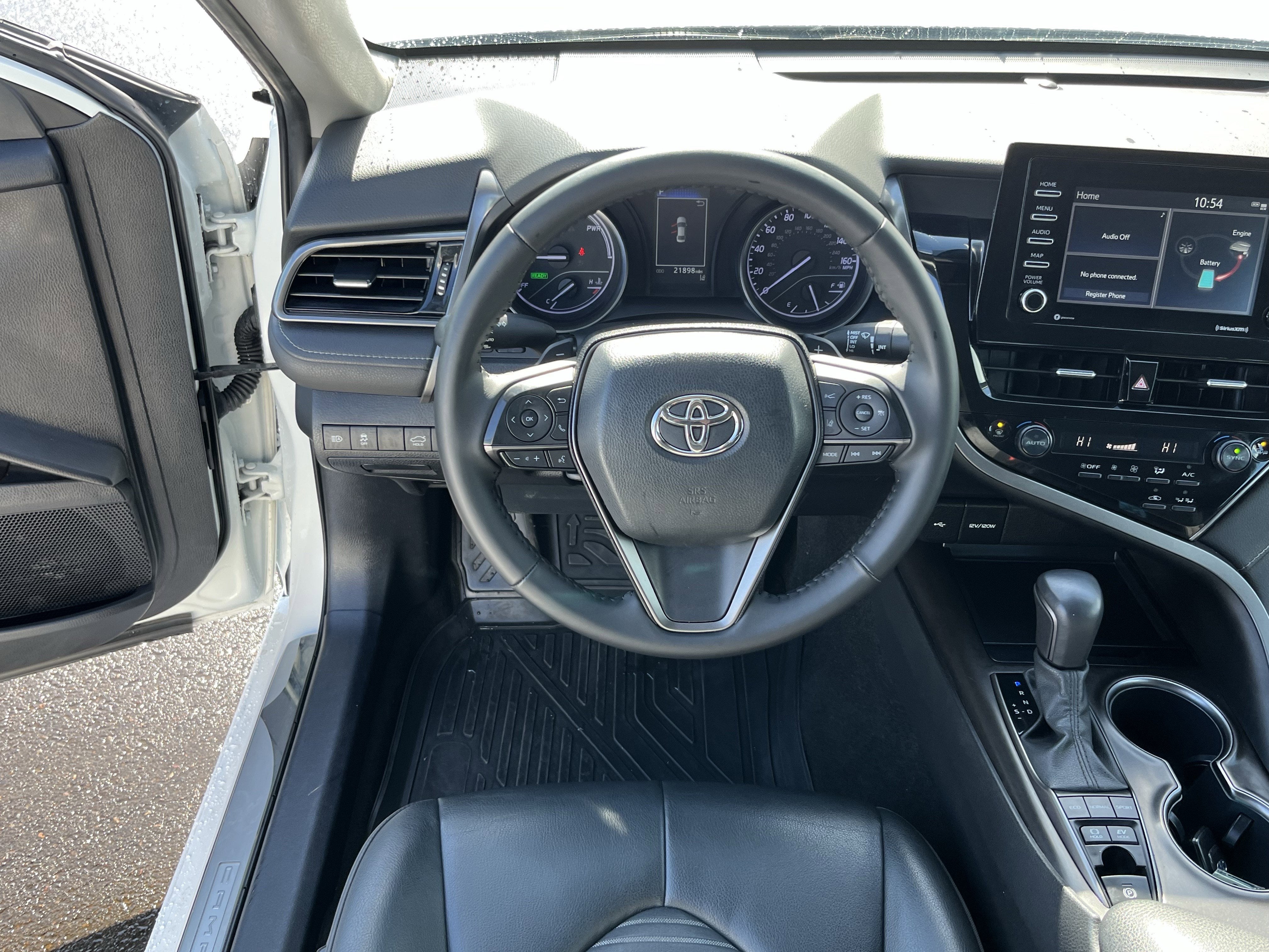 2022 Toyota Camry Hybrid SE