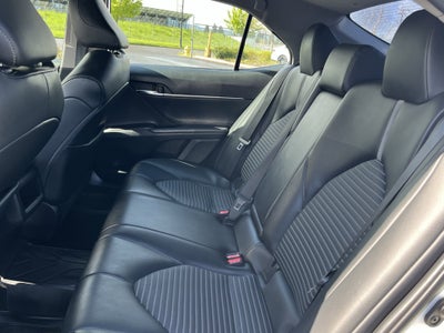 2022 Toyota Camry Hybrid SE