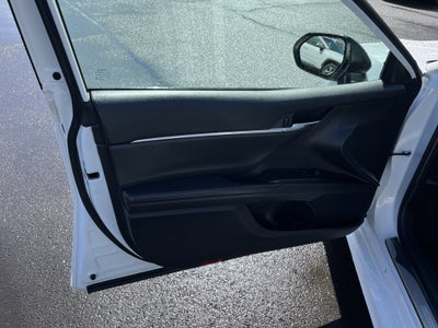 2022 Toyota Camry Hybrid SE