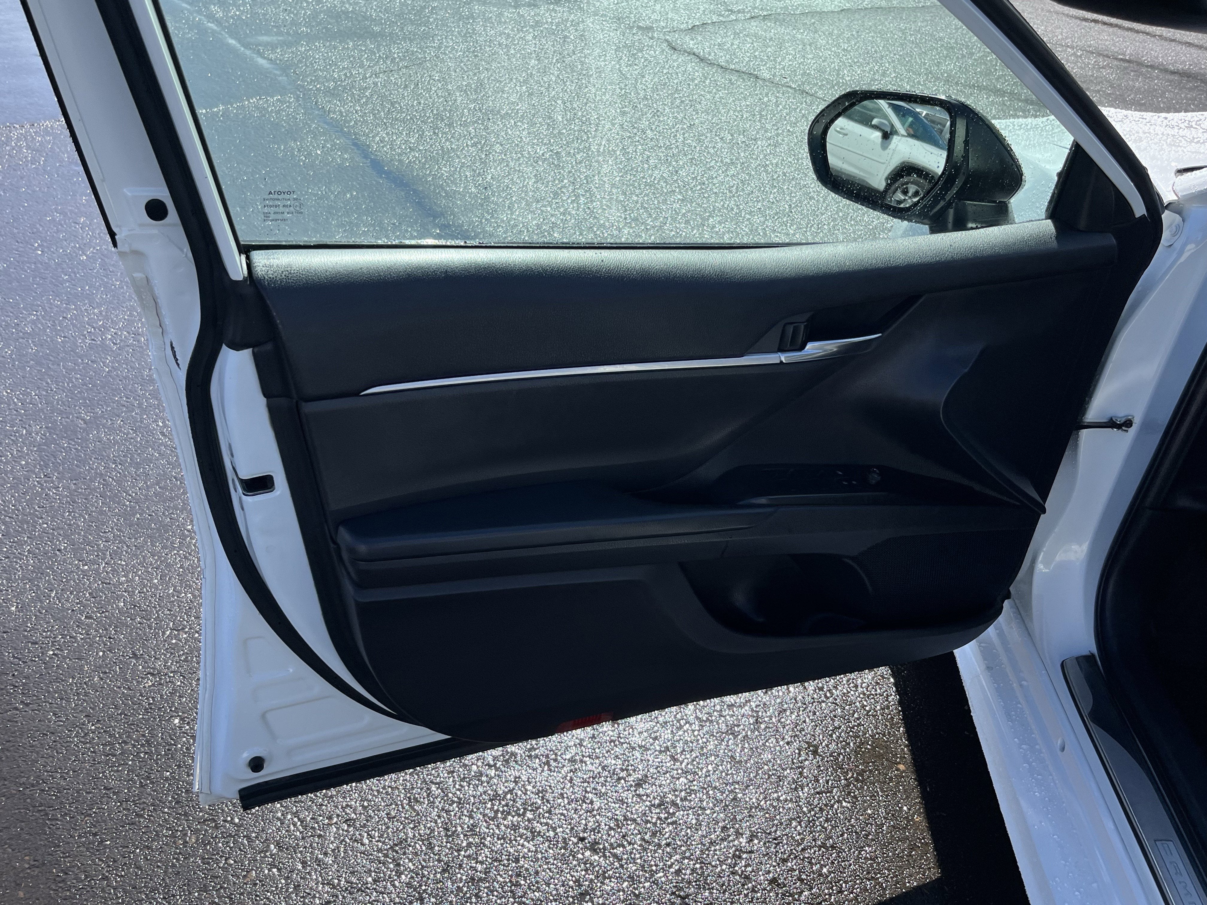 2022 Toyota Camry Hybrid SE