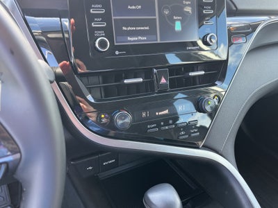 2022 Toyota Camry Hybrid SE