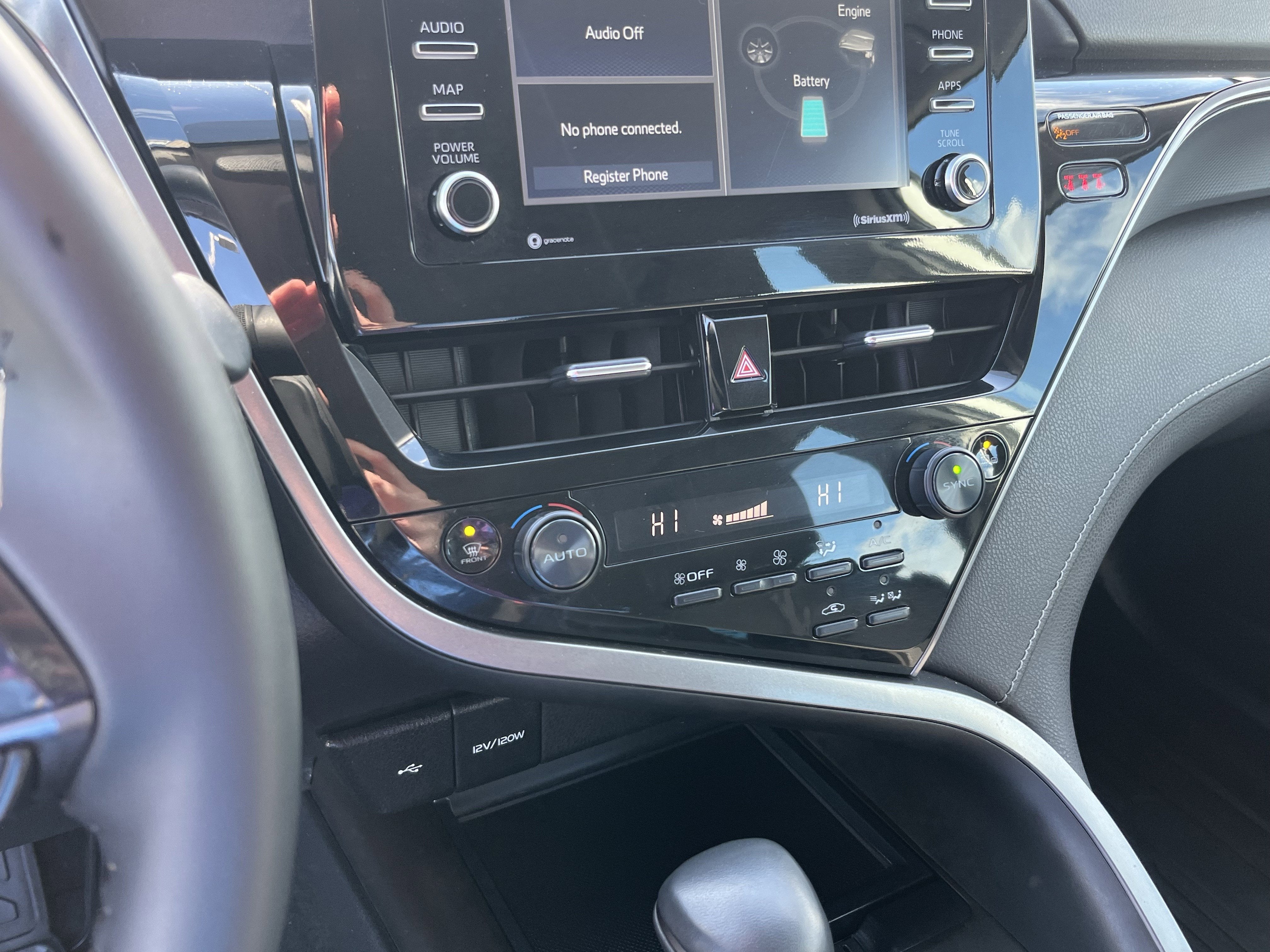 2022 Toyota Camry Hybrid SE