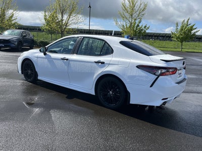 2022 Toyota Camry Hybrid SE