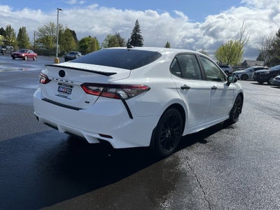 2022 Toyota Camry Hybrid SE