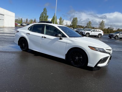 2022 Toyota Camry Hybrid SE