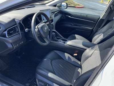2022 Toyota Camry Hybrid SE