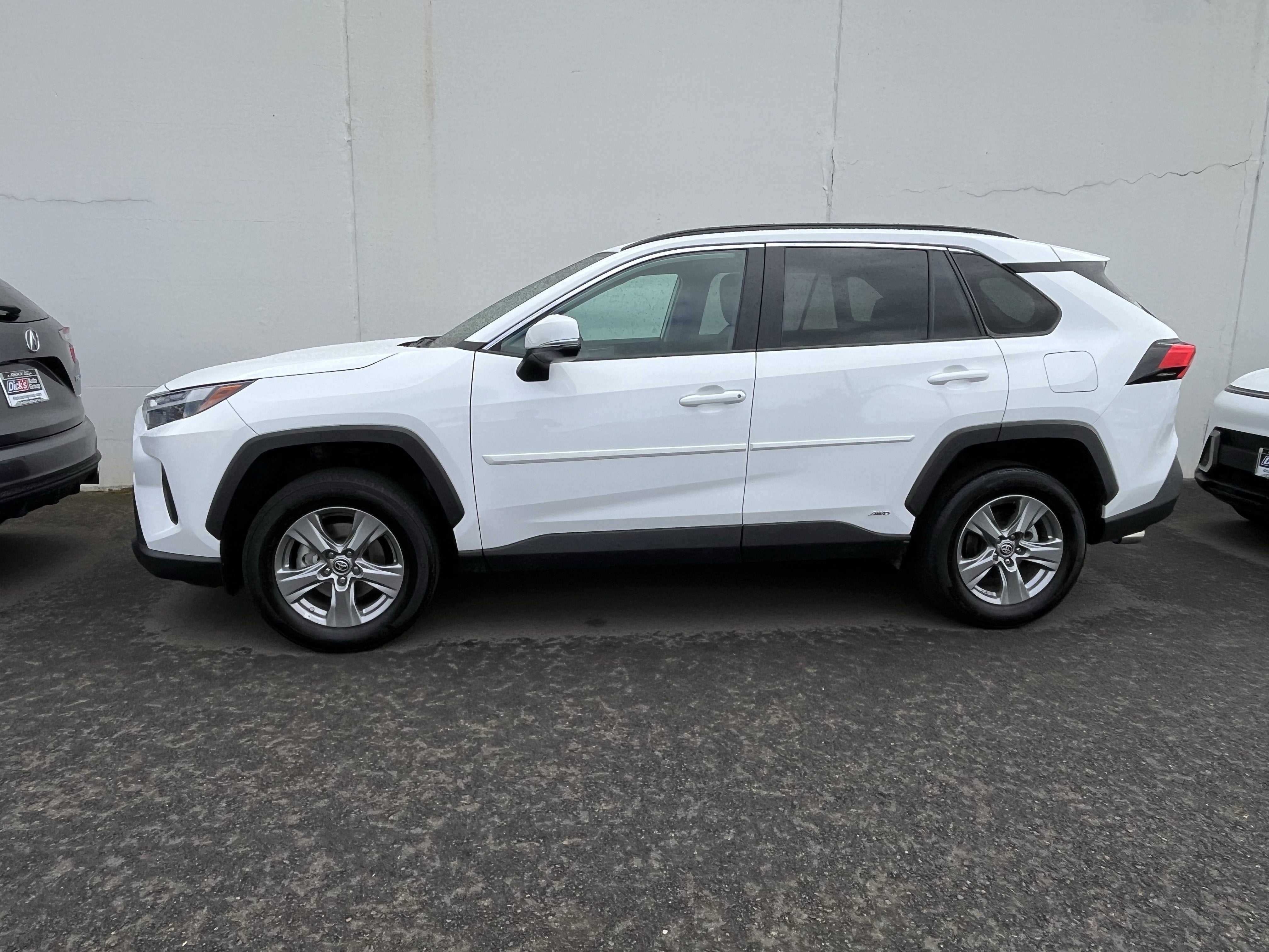 2024 Toyota RAV4 Hybrid LE
