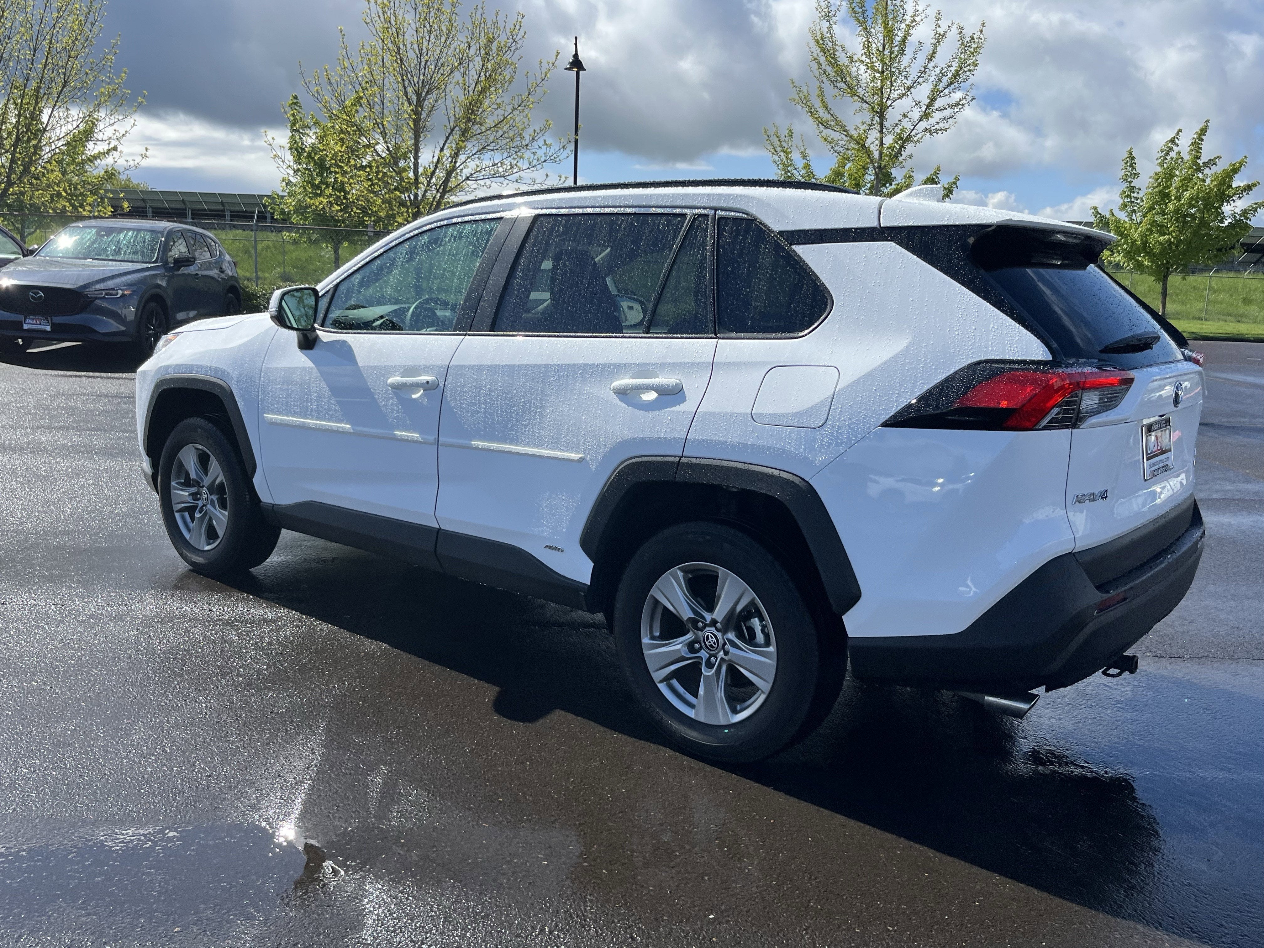 2024 Toyota RAV4 Hybrid LE