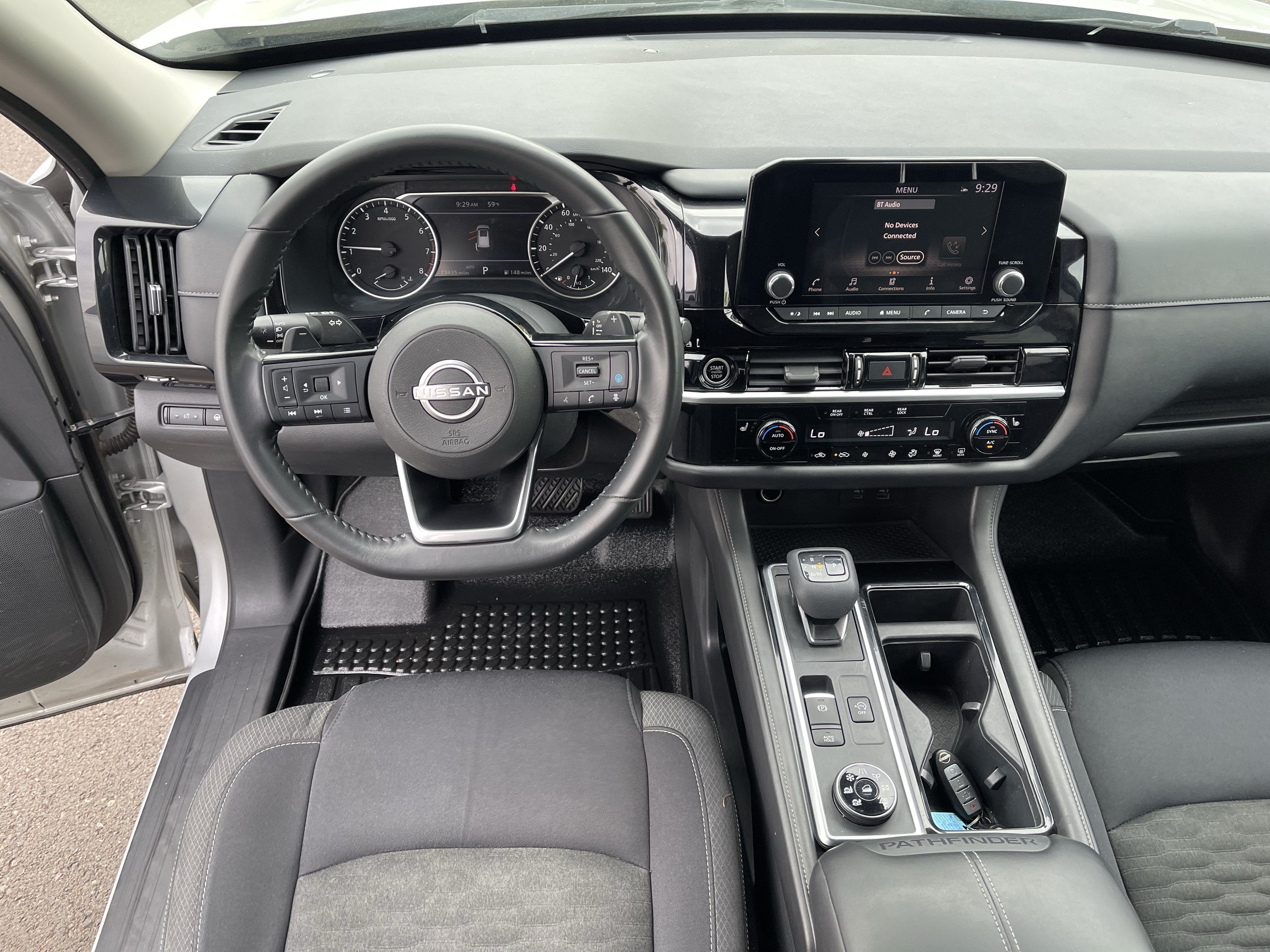 2022 Nissan Pathfinder SV