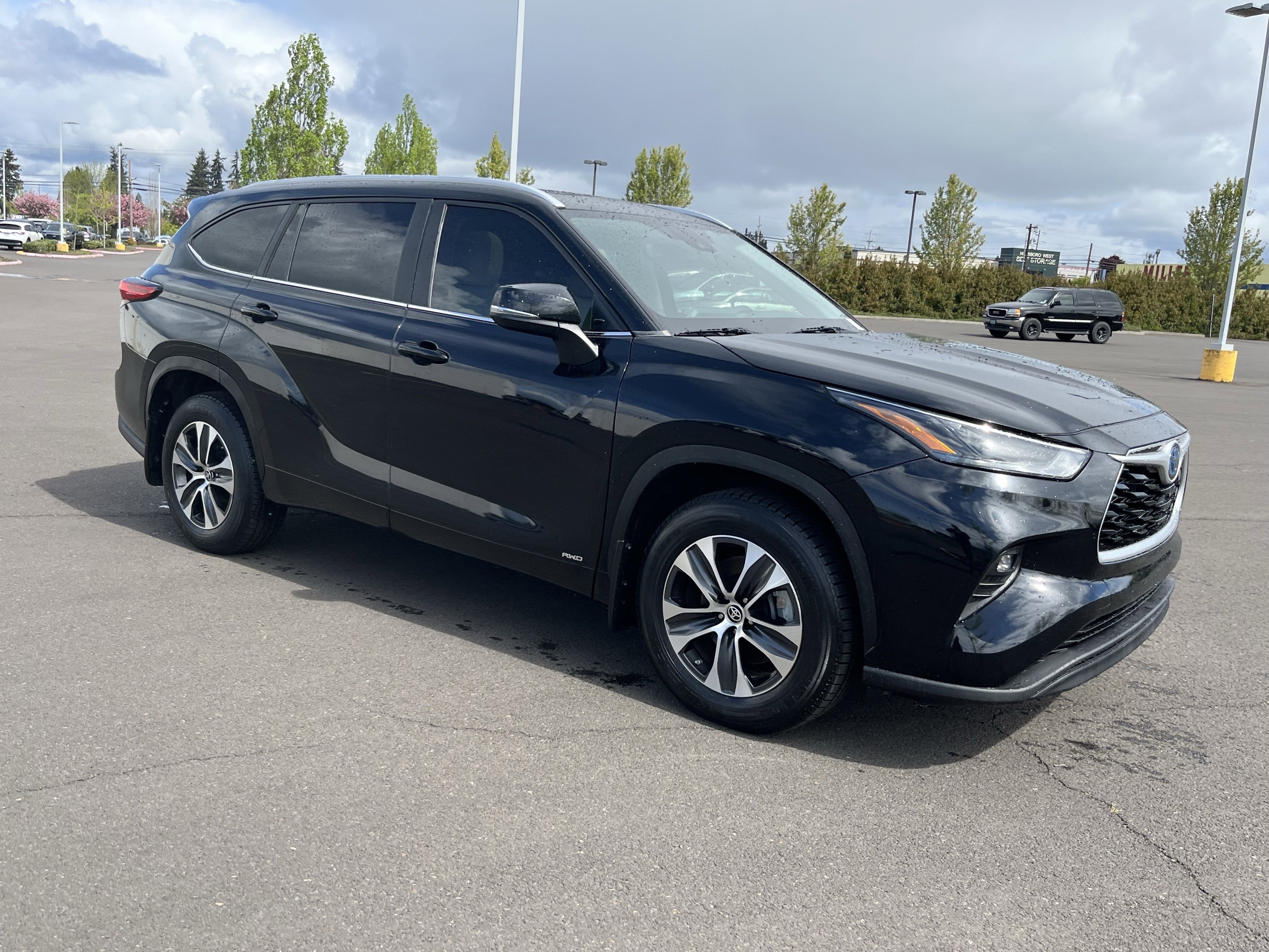2023 Toyota Highlander Hybrid XLE