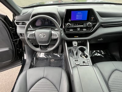 2025 Toyota Highlander LE