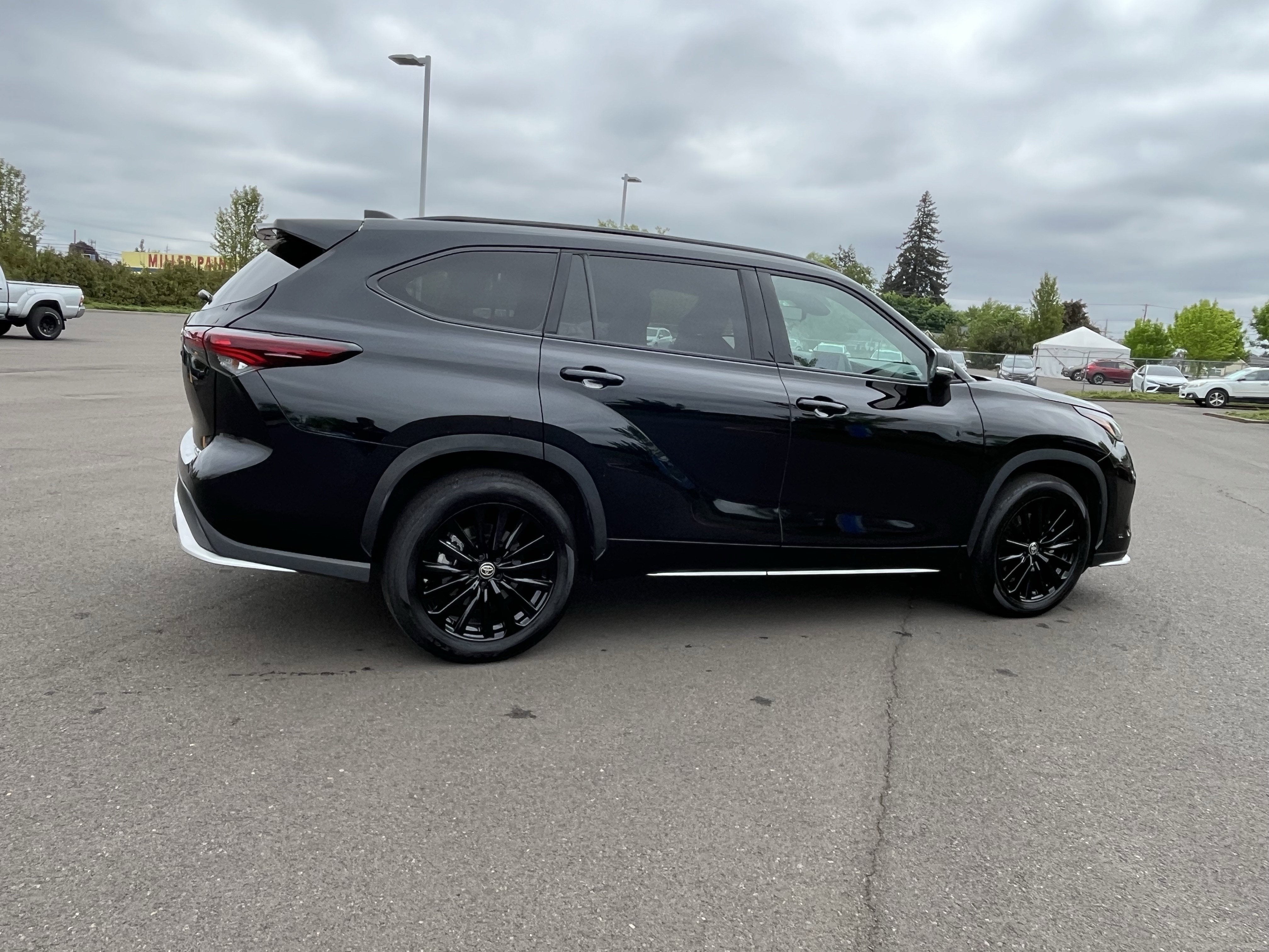 2025 Toyota Highlander LE