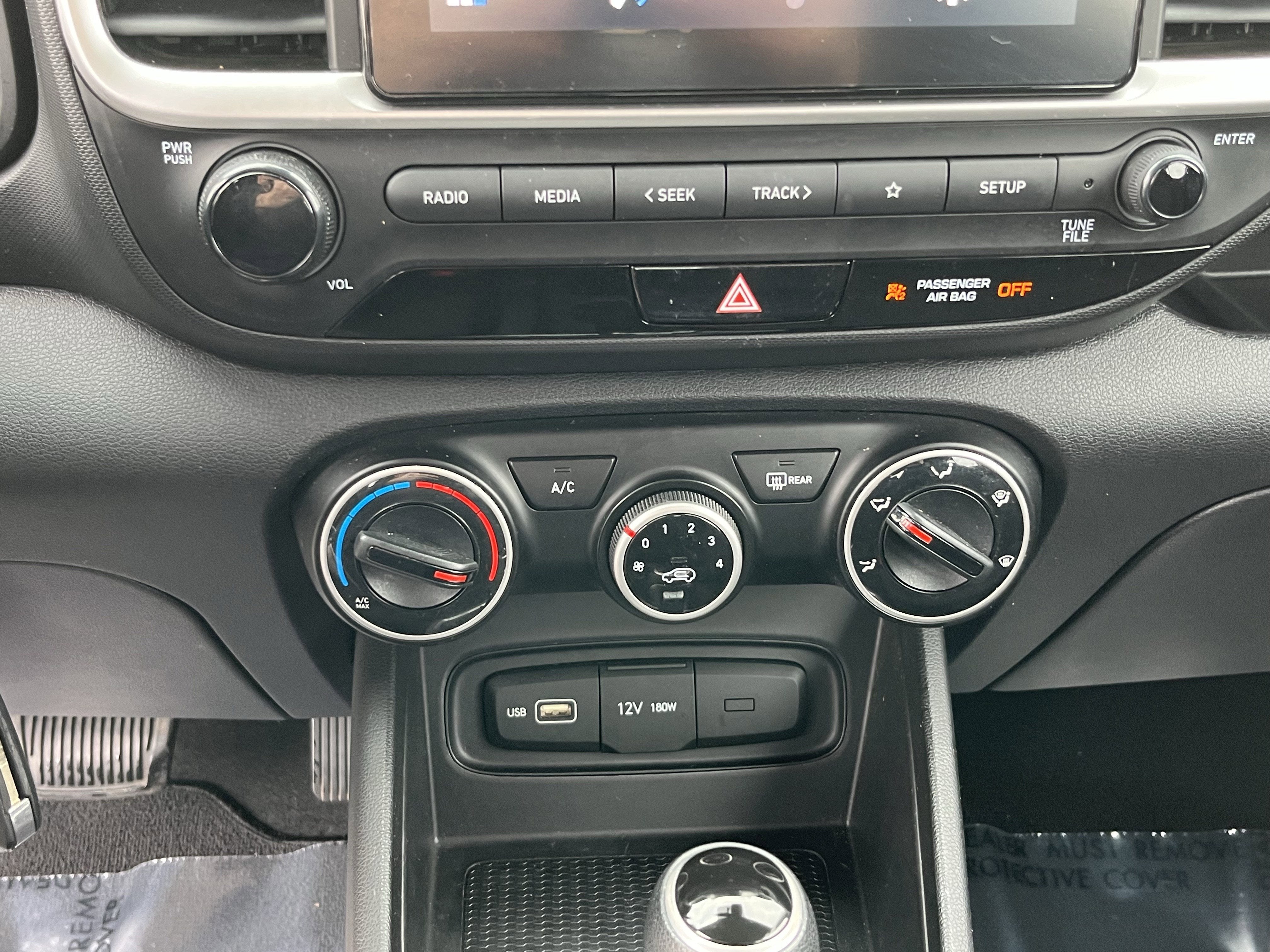 2022 Hyundai Venue SE