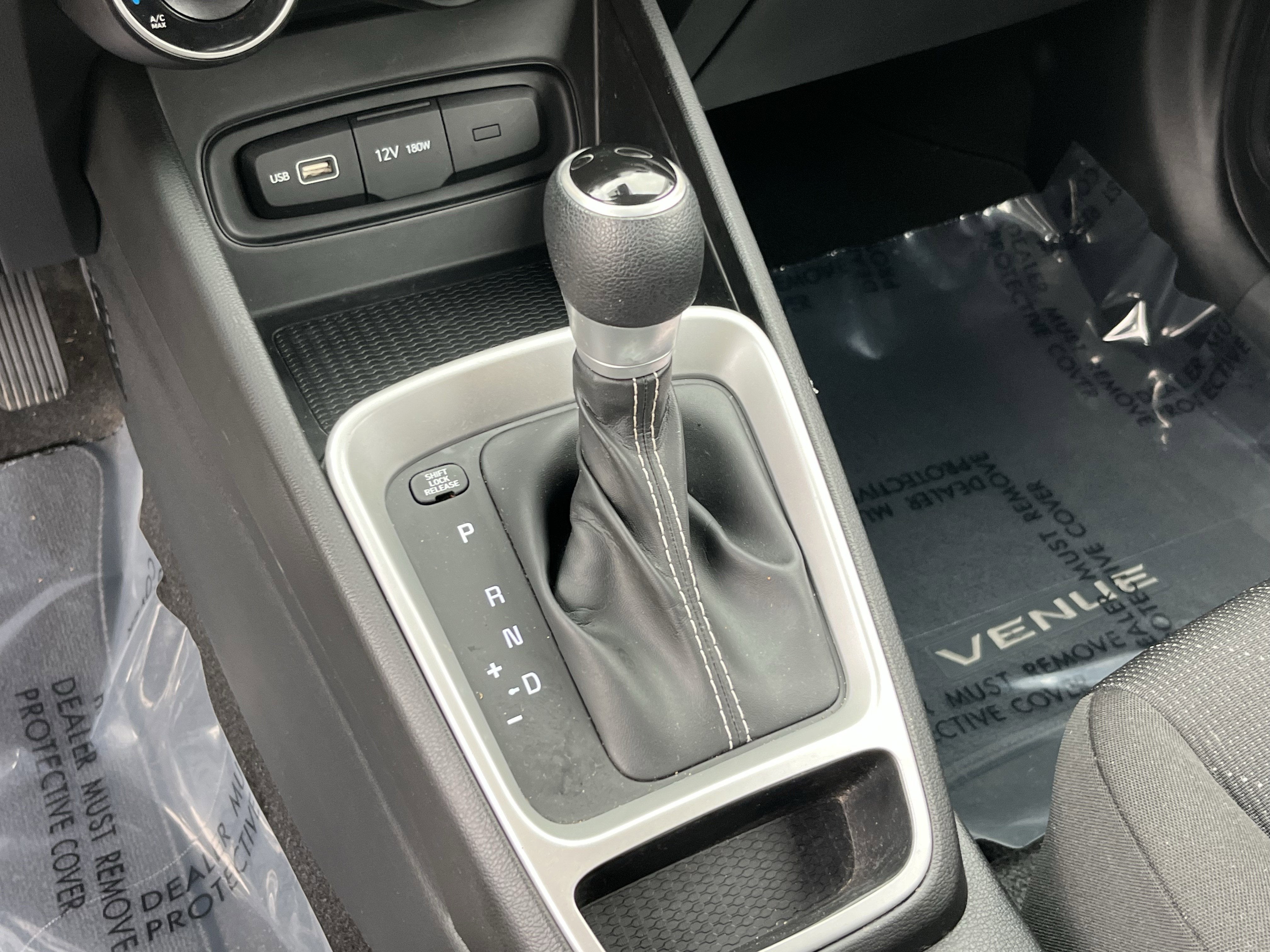 2022 Hyundai Venue SE