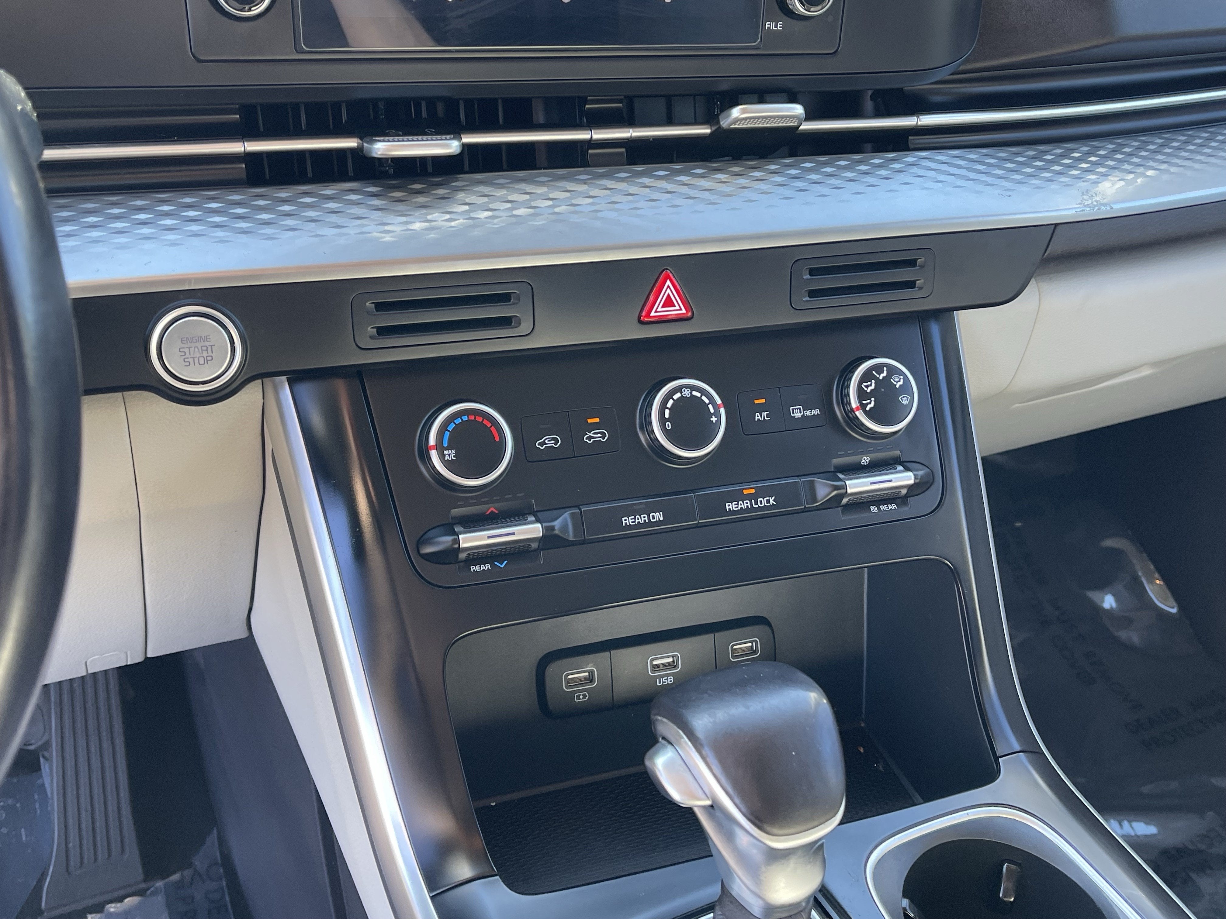 2022 Kia Carnival LXS
