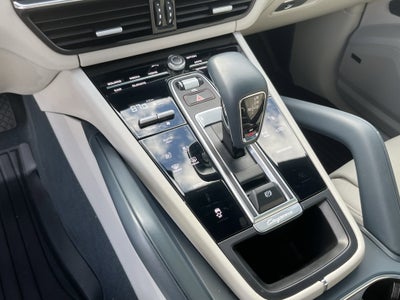 2023 Porsche Cayenne Platinum Edition
