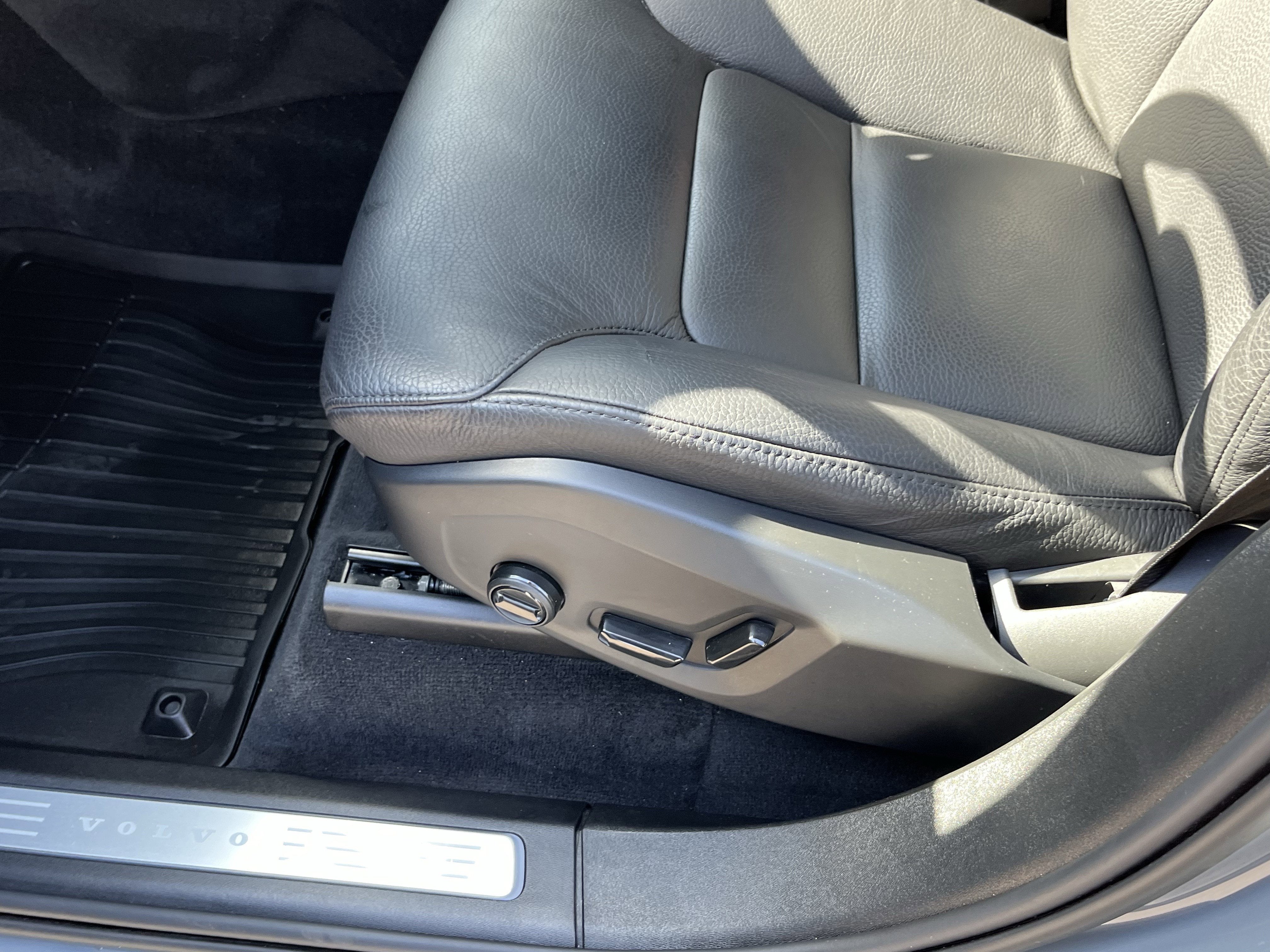 2023 Volvo XC90 Plus