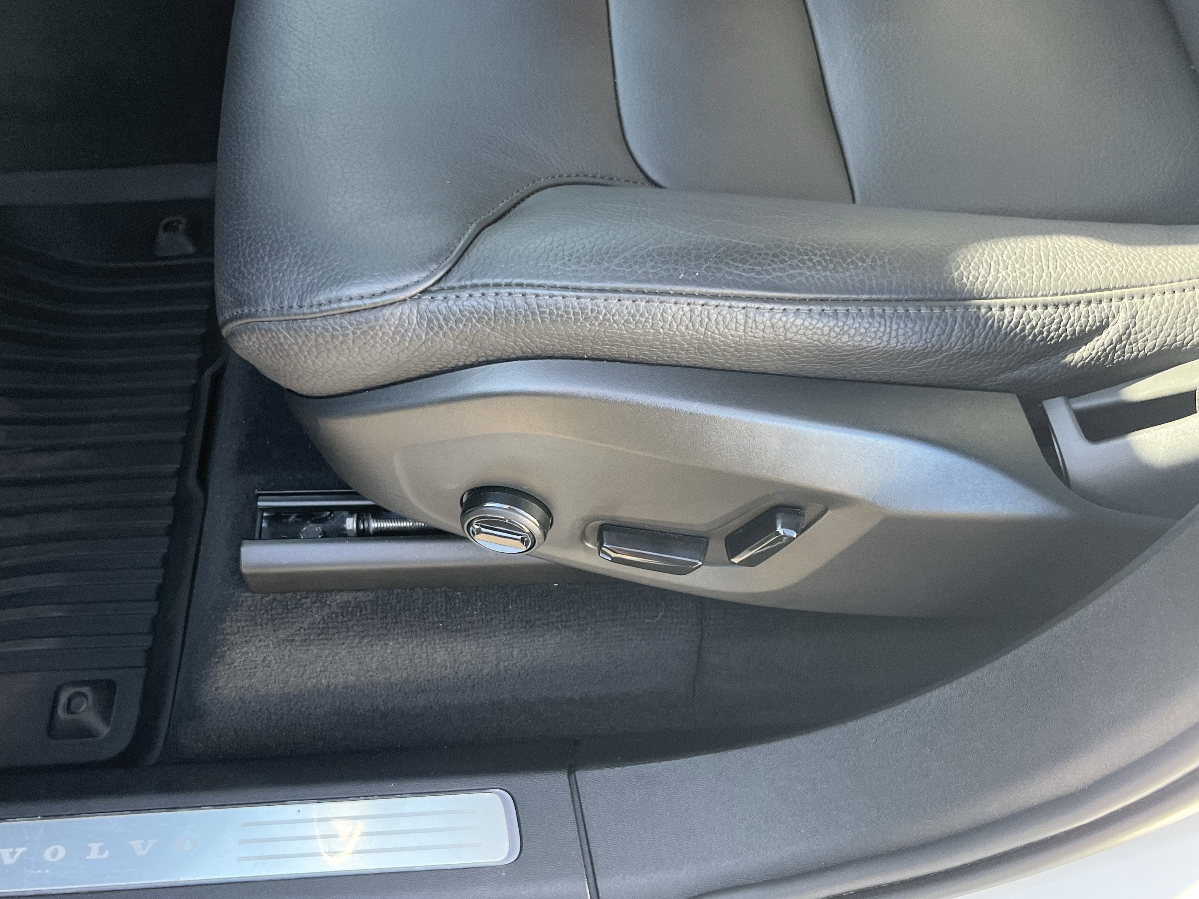 2025 Volvo XC90 Plug-In Hybrid Plus