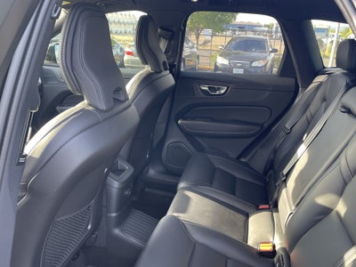 2025 Volvo XC60 Plug-In Hybrid Ultra Black Edition
