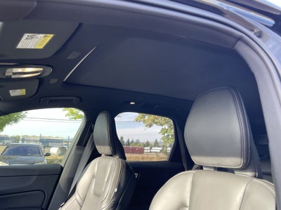 2025 Volvo XC60 Plug-In Hybrid Ultra Black Edition