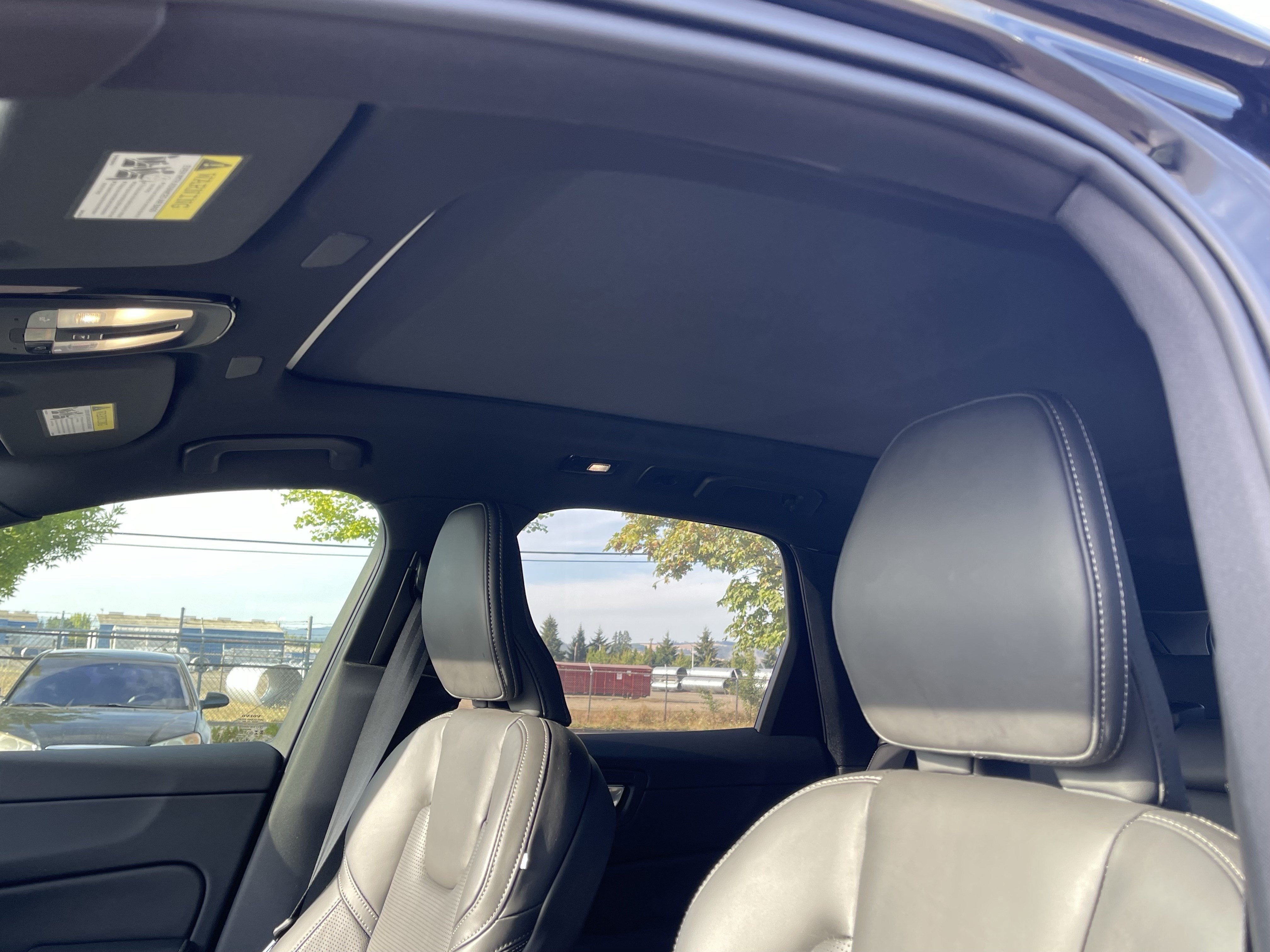 2025 Volvo XC60 Plug-In Hybrid Ultra Black Edition