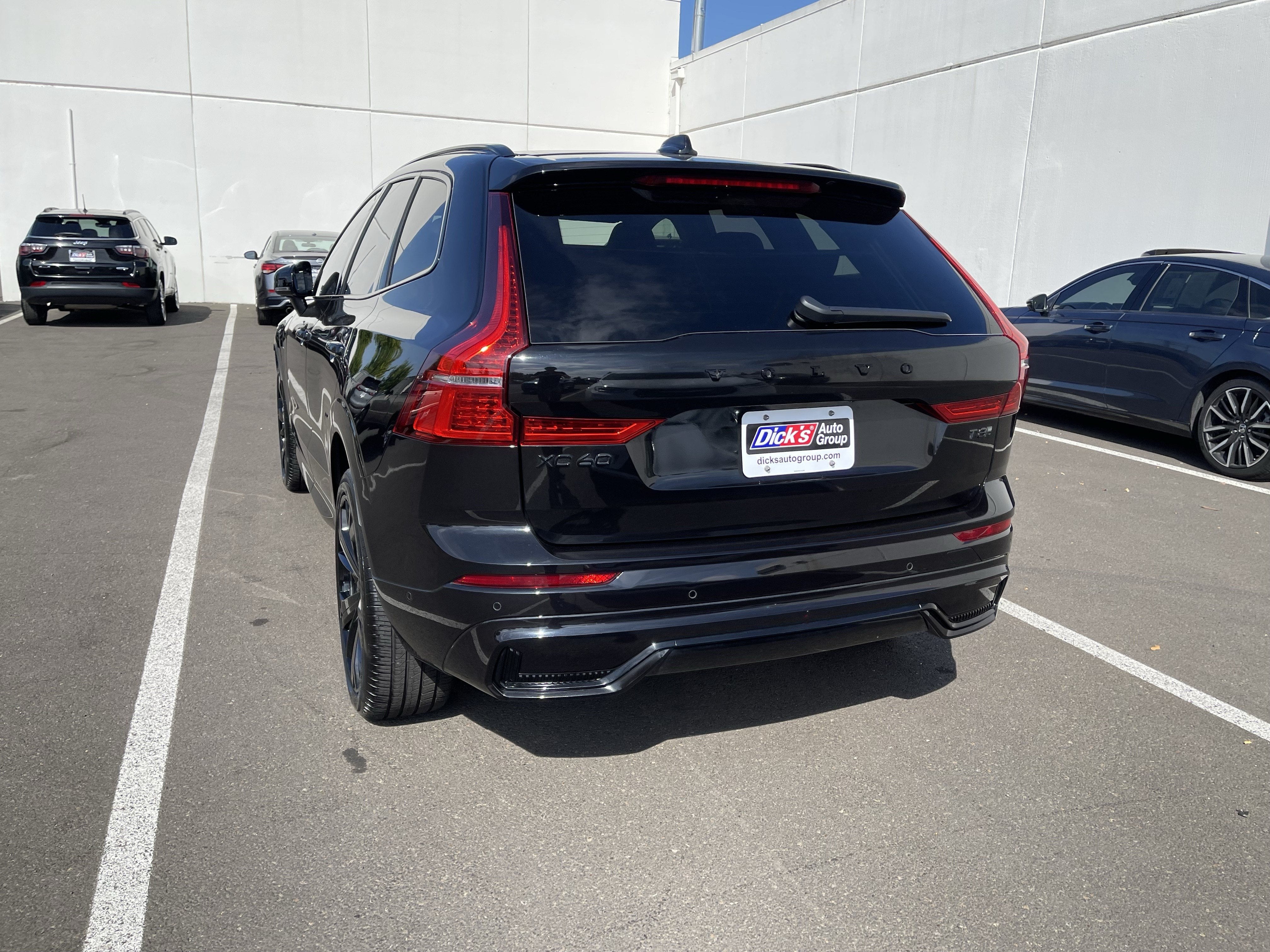2025 Volvo XC60 Plug-In Hybrid Ultra Black Edition