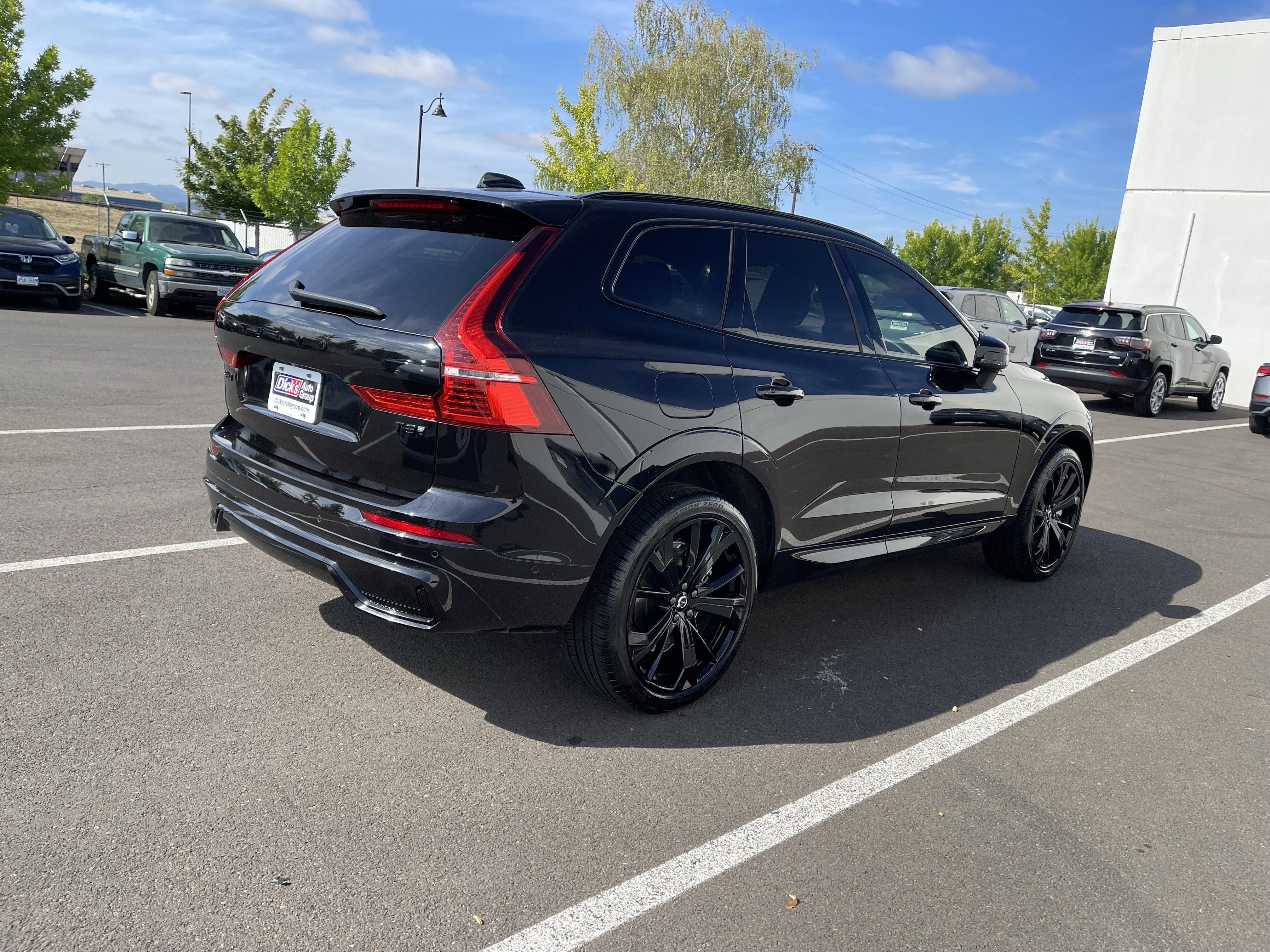 2025 Volvo XC60 Plug-In Hybrid Ultra Black Edition