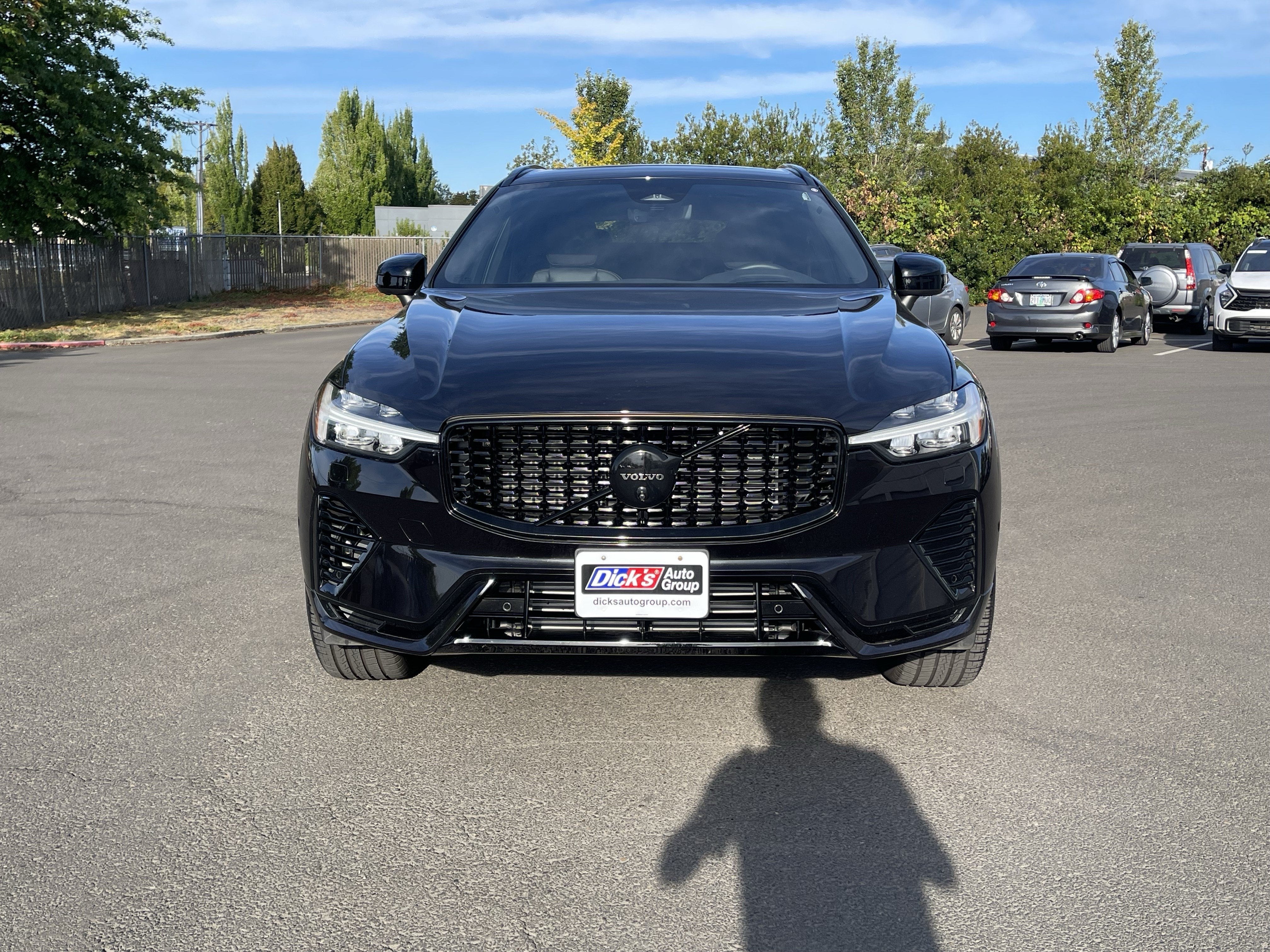 2025 Volvo XC60 Plug-In Hybrid Ultra Black Edition