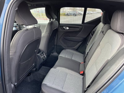 2024 Volvo XC40 Core Bright Theme