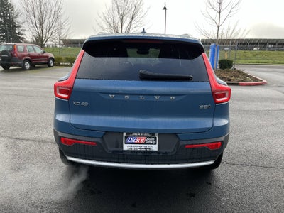 2024 Volvo XC40 Core Bright Theme
