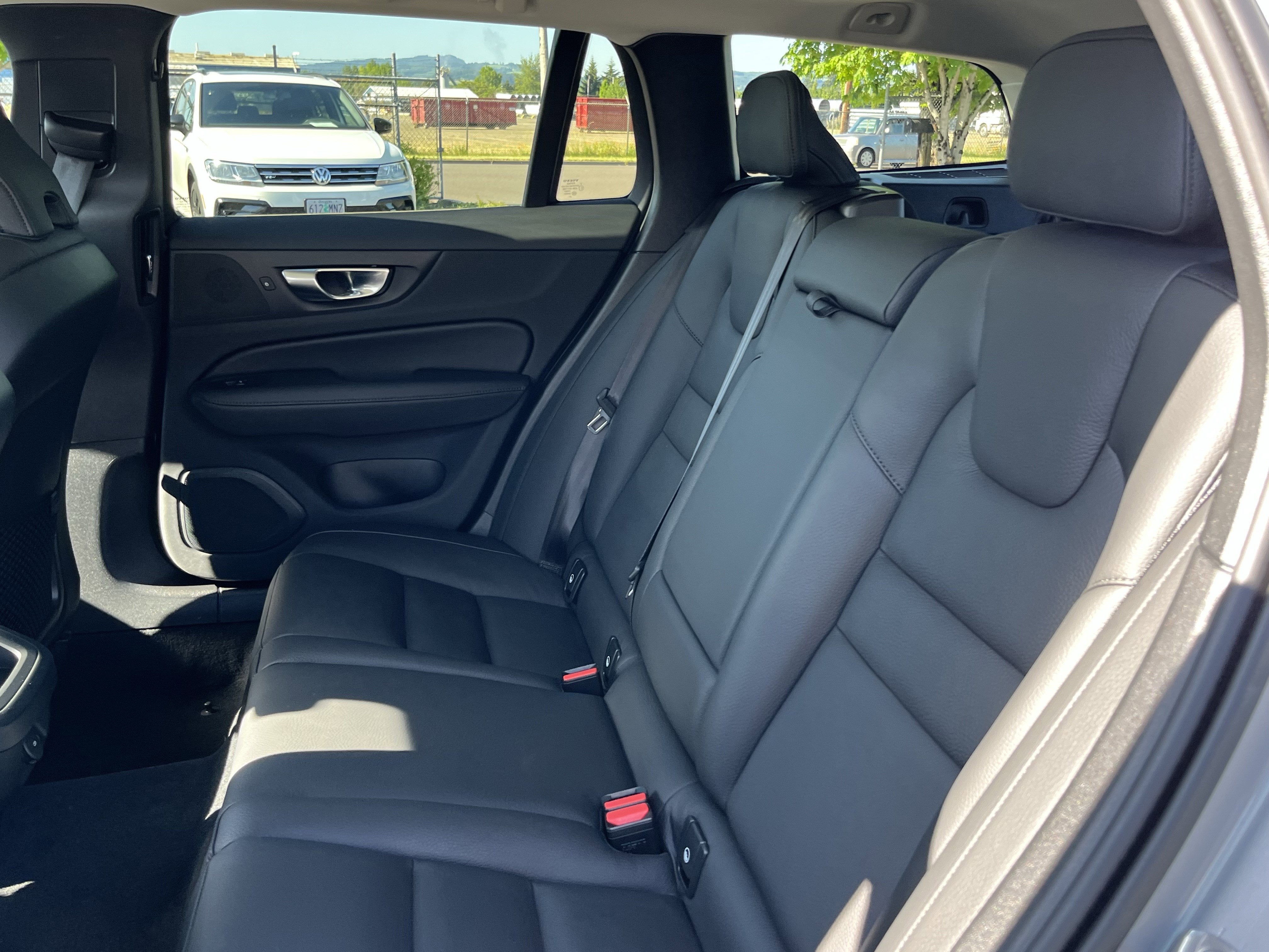 2025 Volvo V60 Cross Country Plus