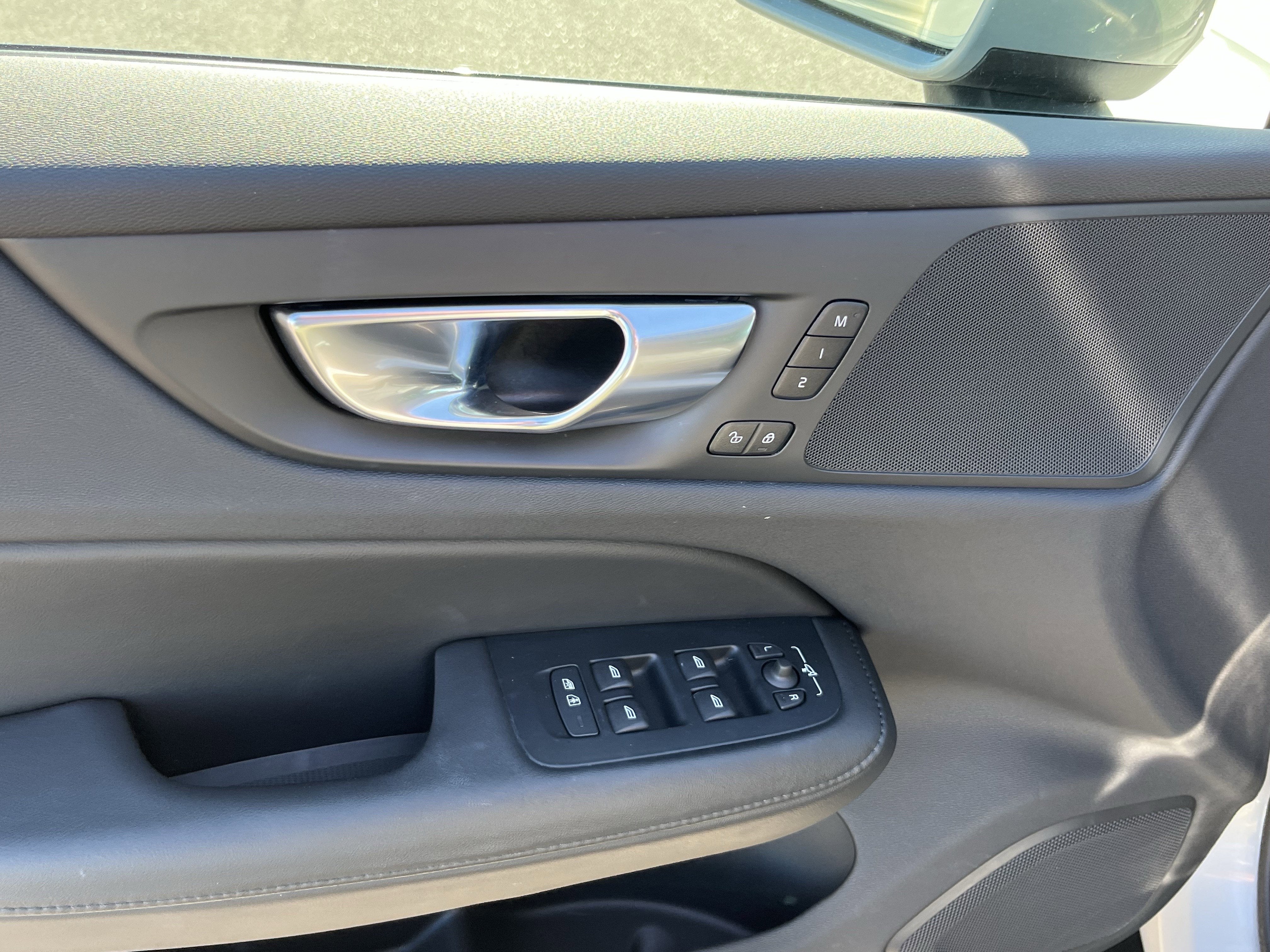 2025 Volvo V60 Cross Country Plus